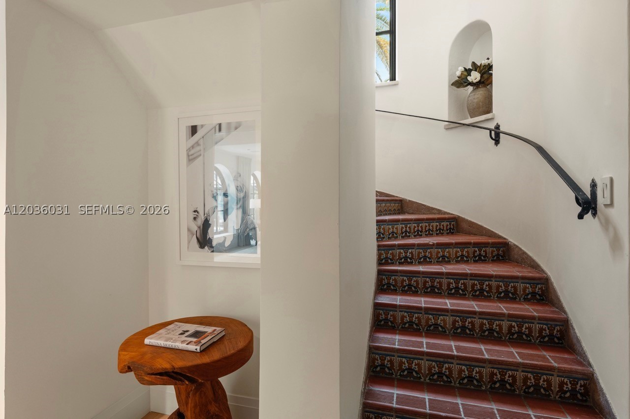 4727 N Bay Rd, Miami Beach FL 33140