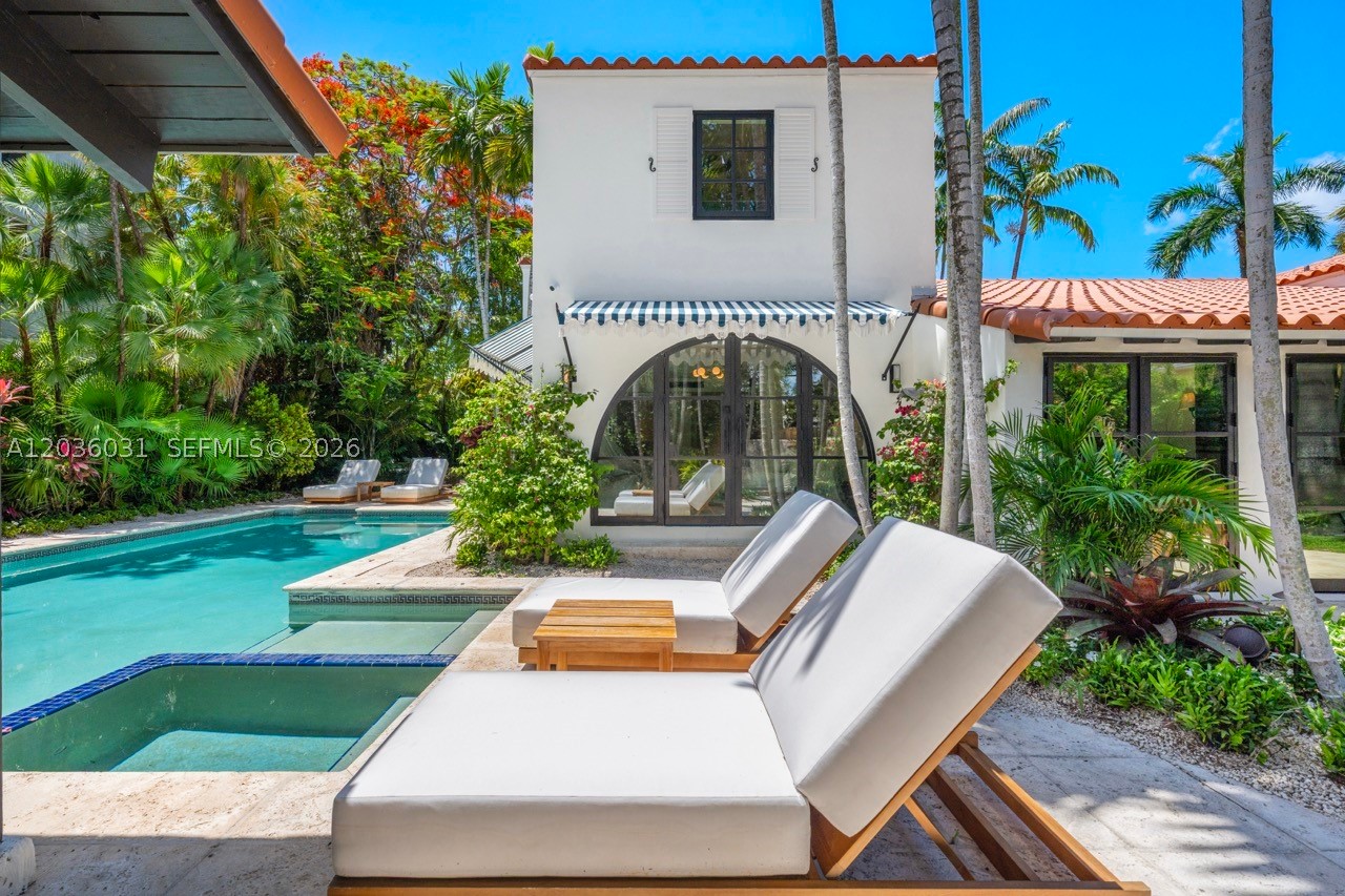 4727 N Bay Rd, Miami Beach FL 33140