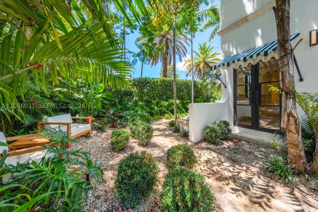 4727 N Bay Rd, Miami Beach FL 33140