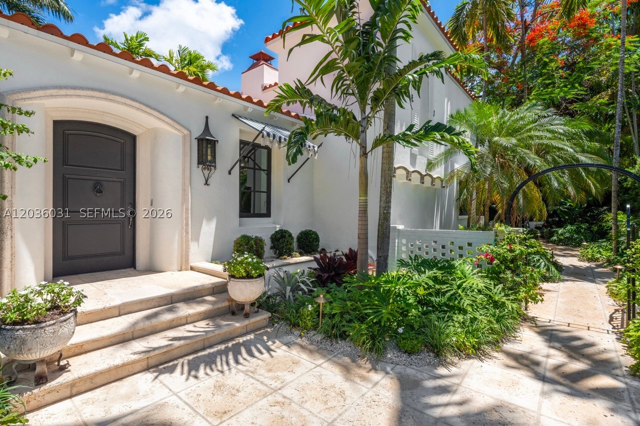 4727 N Bay Rd, Miami Beach FL 33140