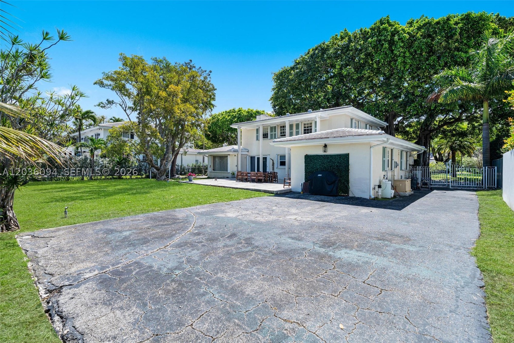 655 Buttonwood Ln, Miami FL 33137