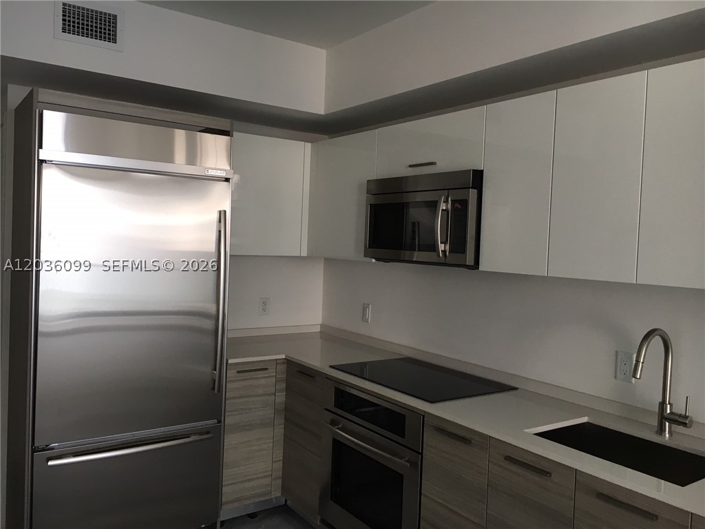 1300 Brickell Bay Dr #710, Miami FL 33131