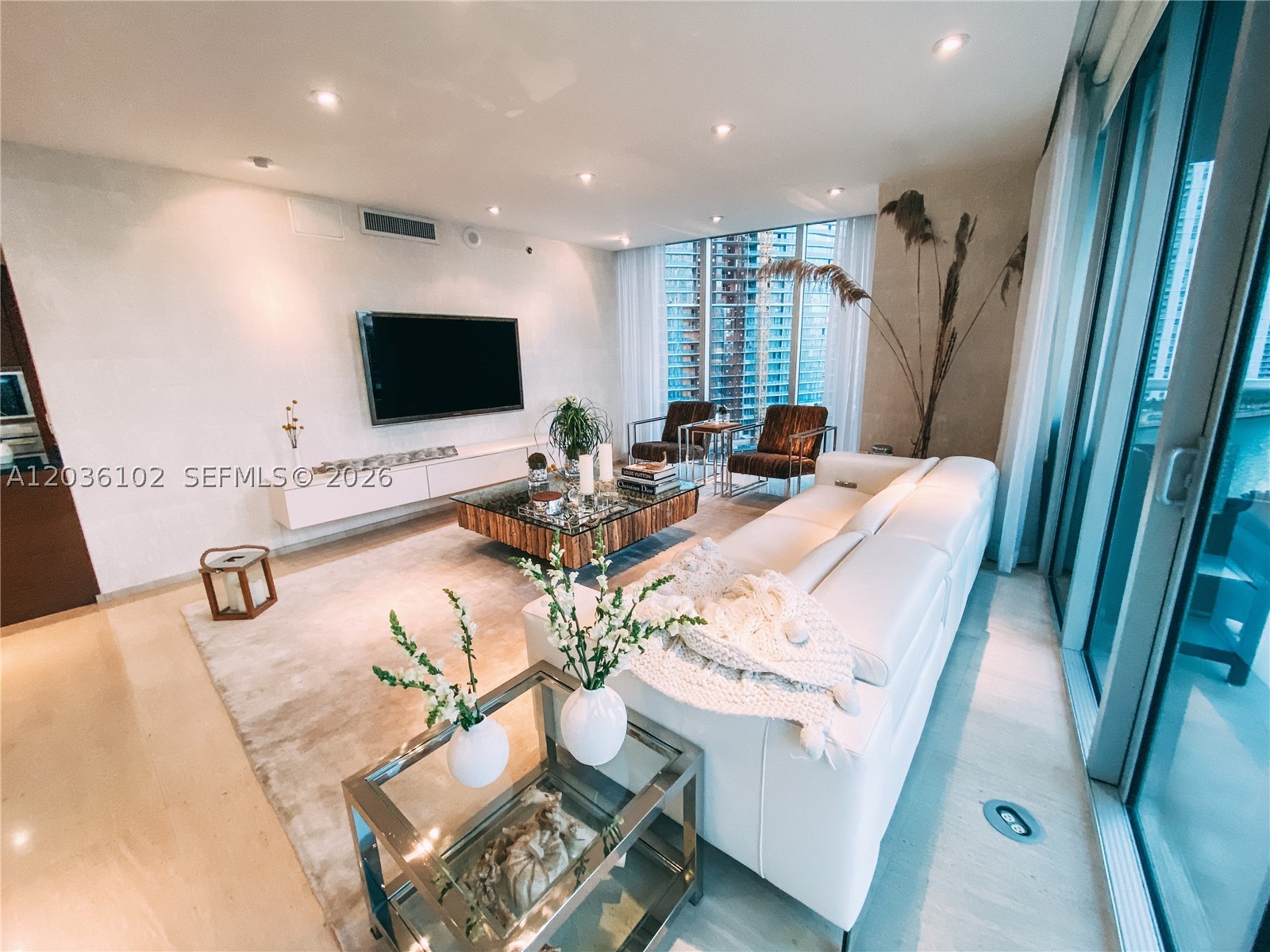 465 Brickell Ave #1101, Miami FL 33131