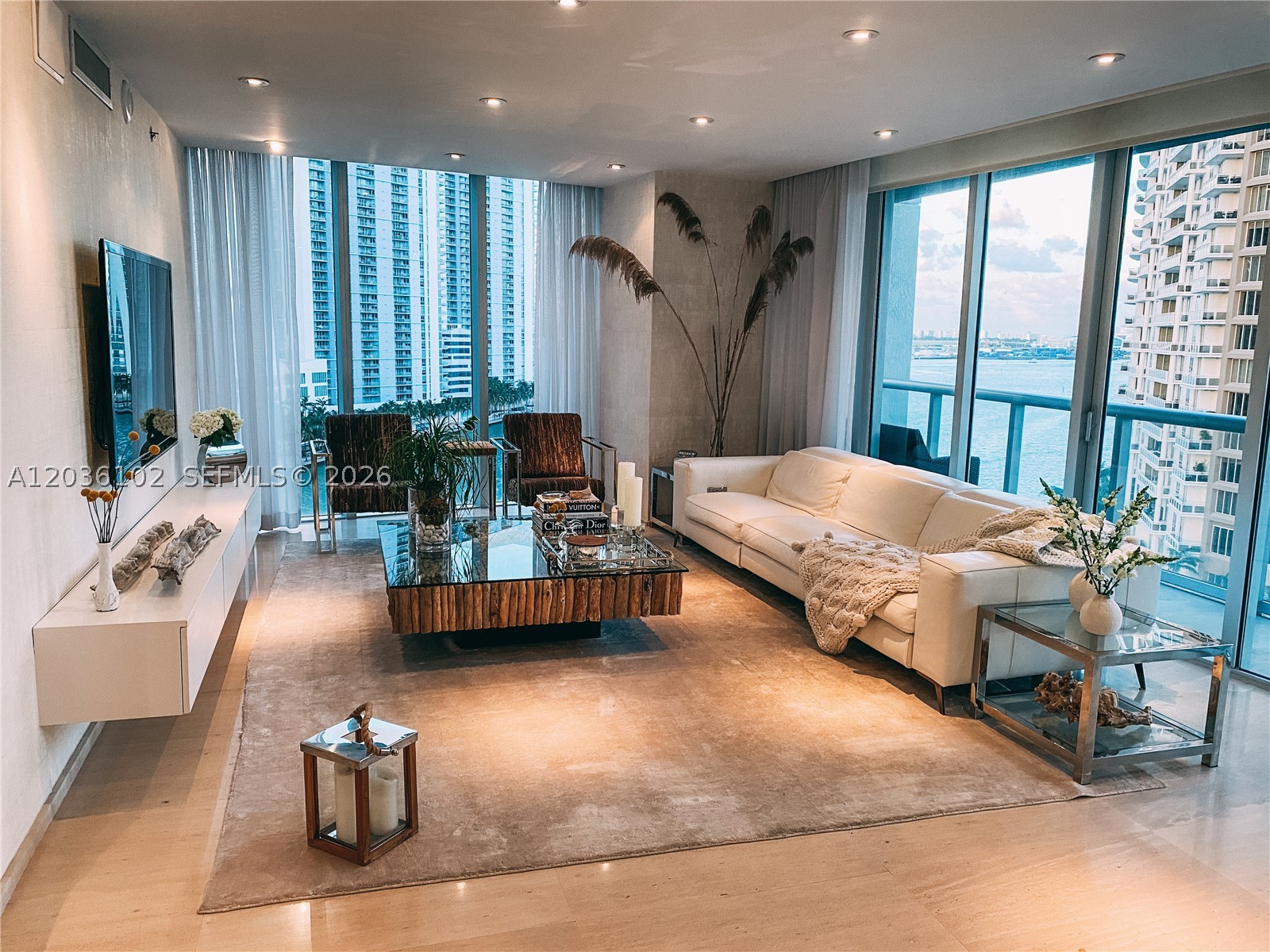 465 Brickell Ave #1101, Miami FL 33131