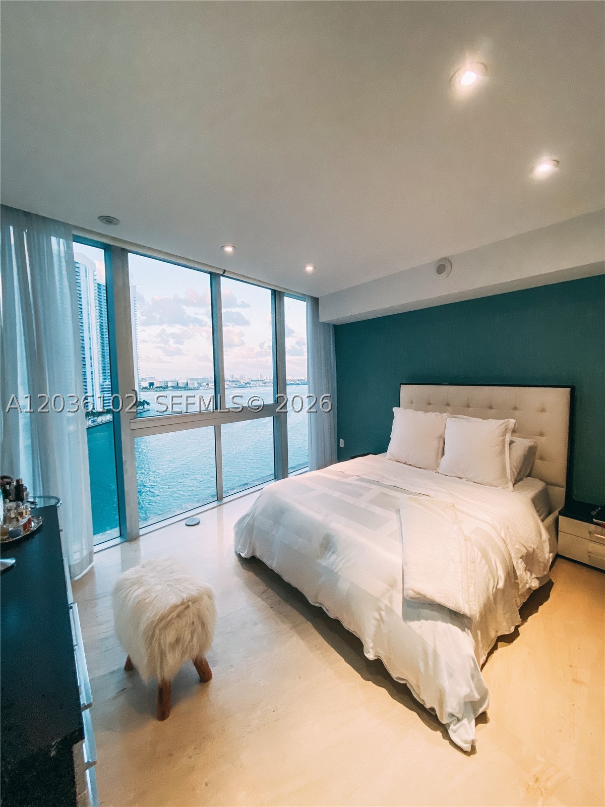465 Brickell Ave #1101, Miami FL 33131