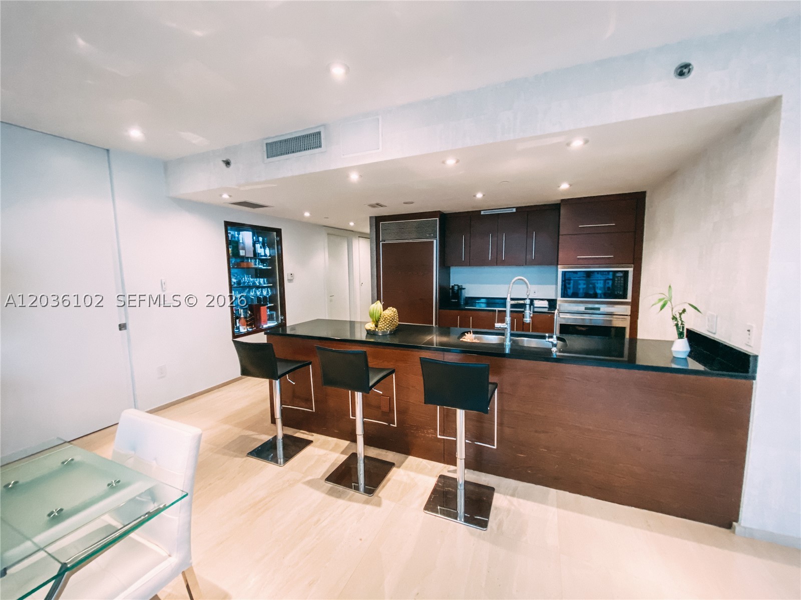 465 Brickell Ave #1101, Miami FL 33131