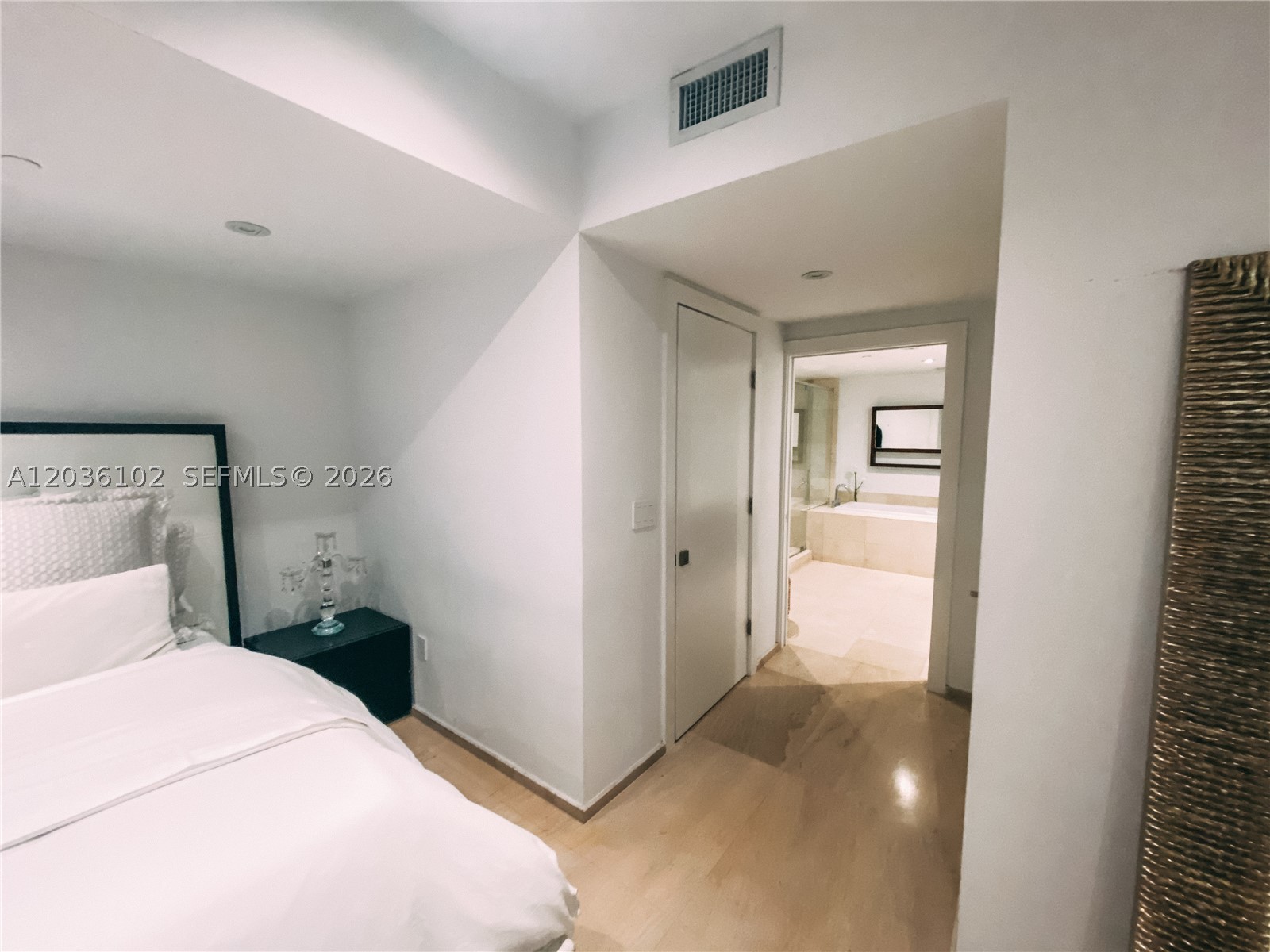 465 Brickell Ave #1101, Miami FL 33131