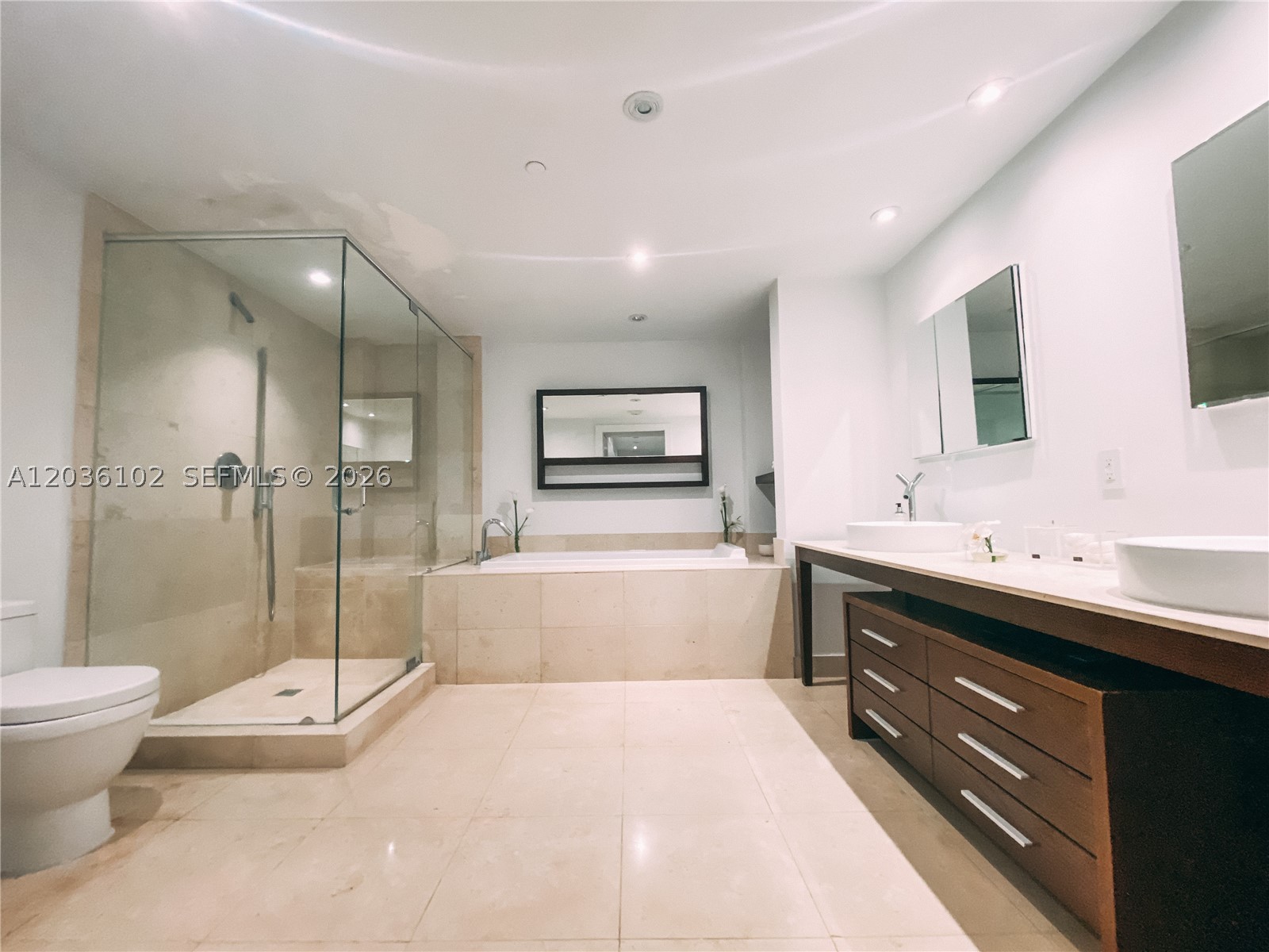 465 Brickell Ave #1101, Miami FL 33131