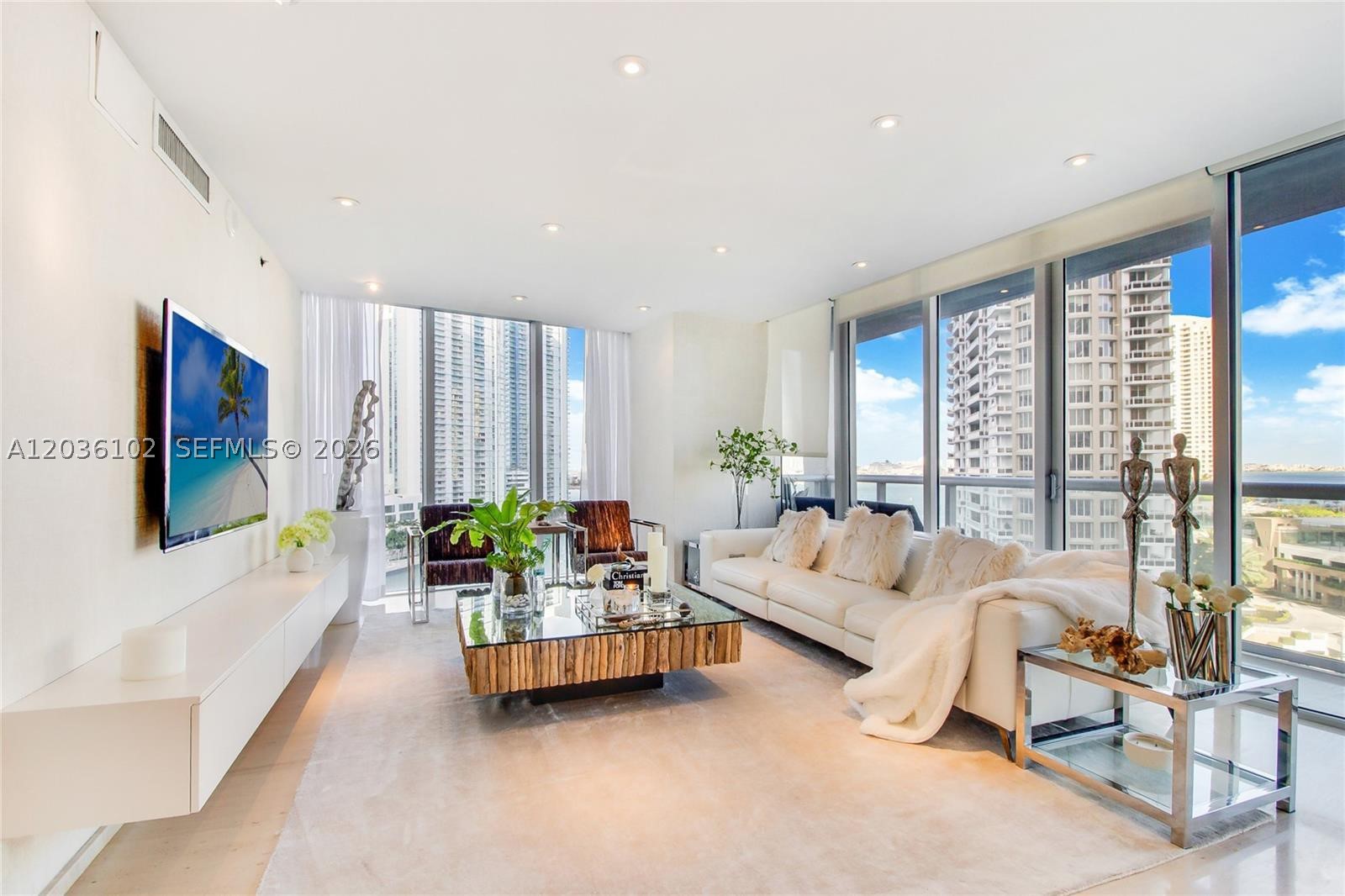 465 Brickell Ave #1101, Miami FL 33131