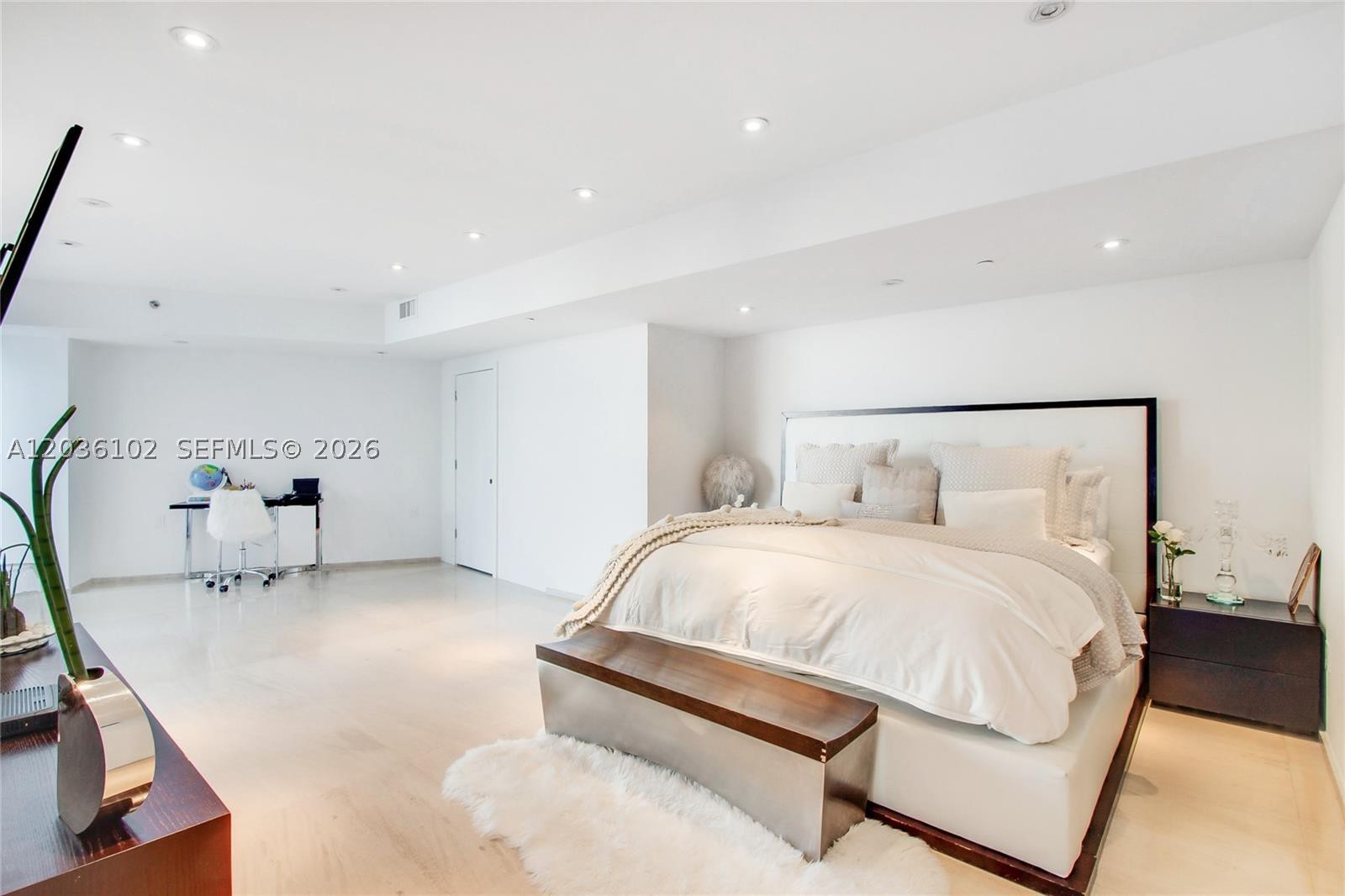 465 Brickell Ave #1101, Miami FL 33131