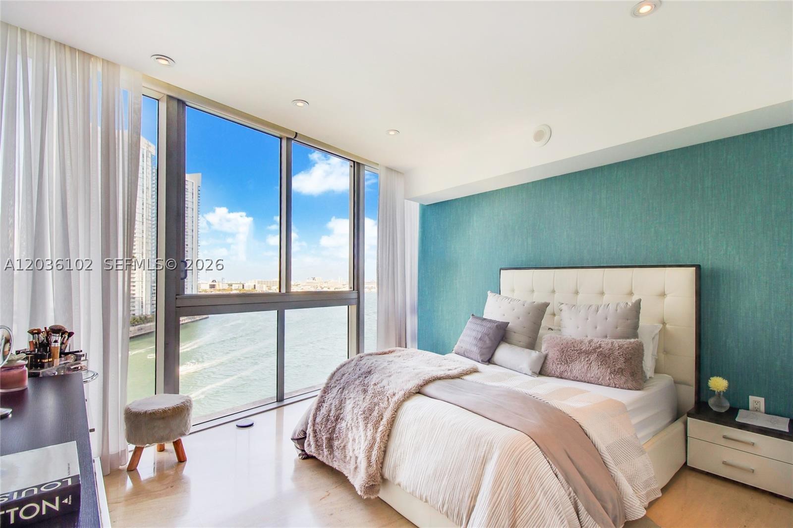 465 Brickell Ave #1101, Miami FL 33131