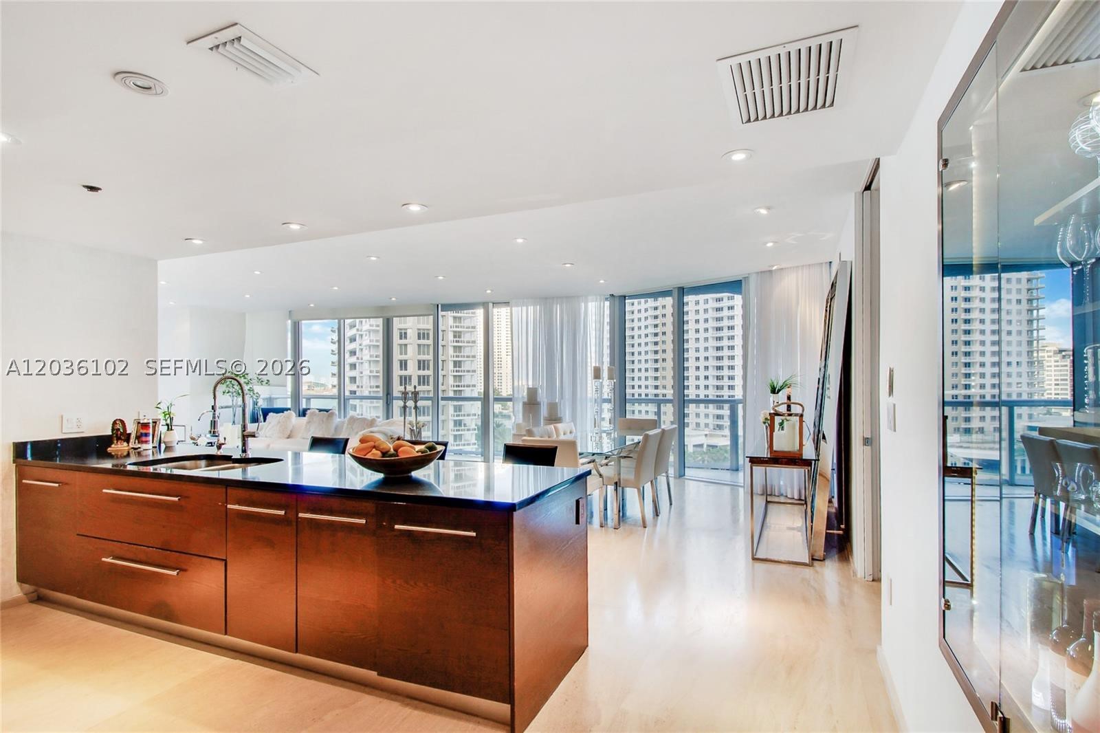 465 Brickell Ave #1101, Miami FL 33131