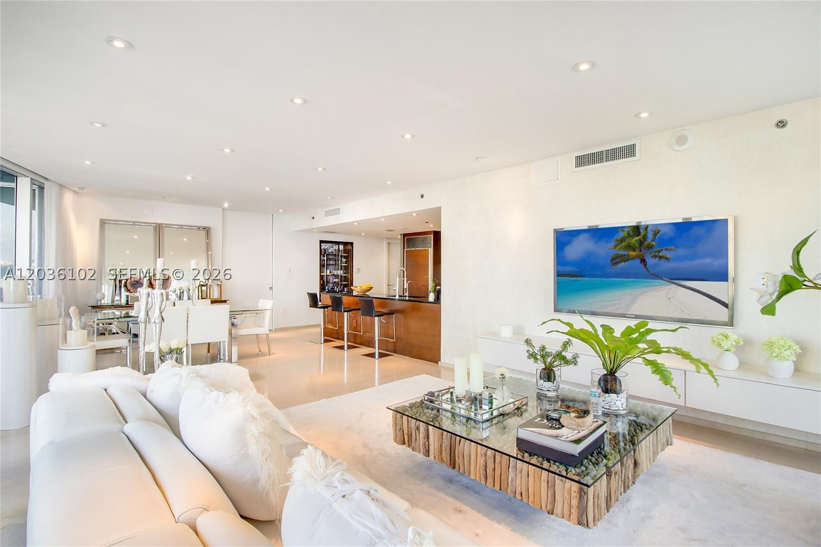 465 Brickell Ave #1101, Miami FL 33131