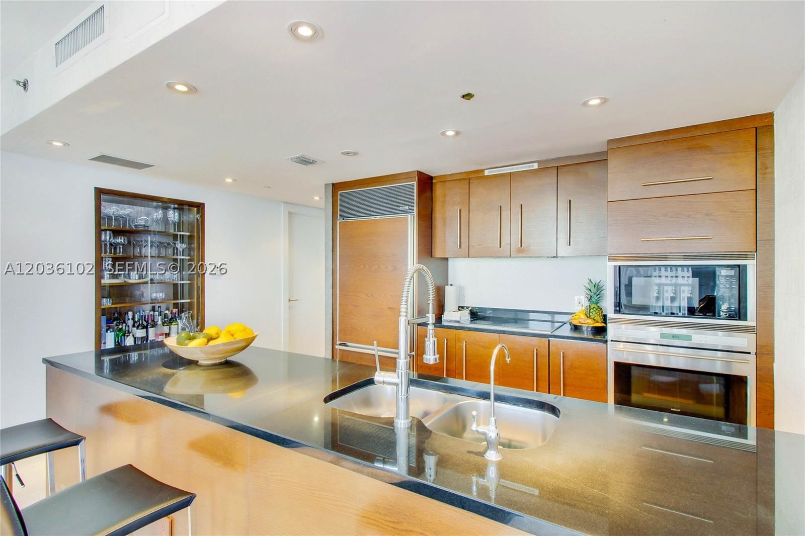 465 Brickell Ave #1101, Miami FL 33131