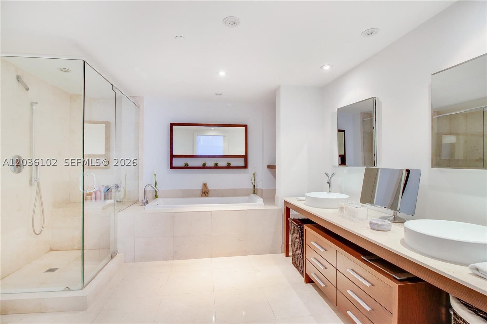 465 Brickell Ave #1101, Miami FL 33131