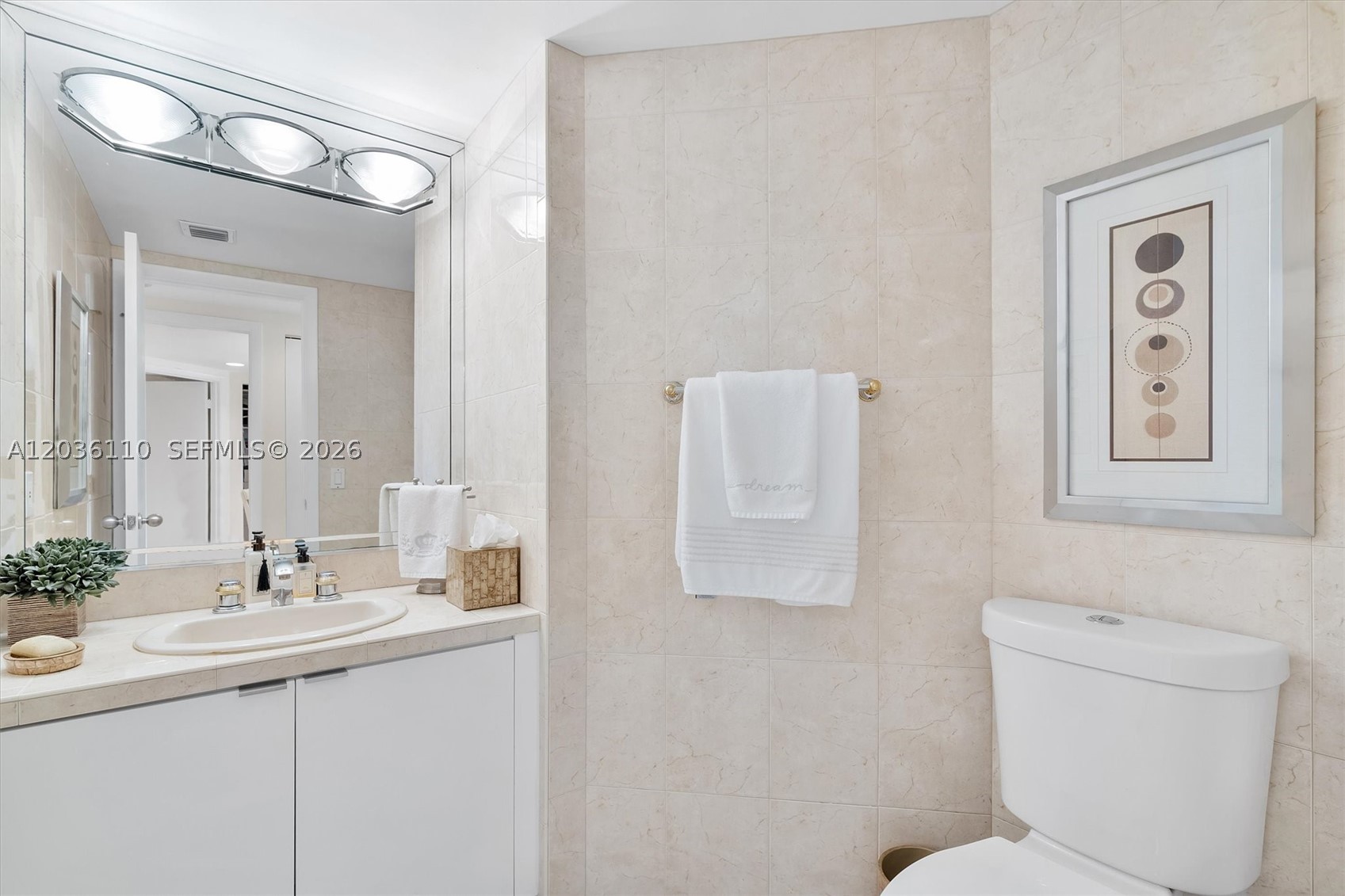 1000 W Island Blvd #2307, Aventura FL 33160
