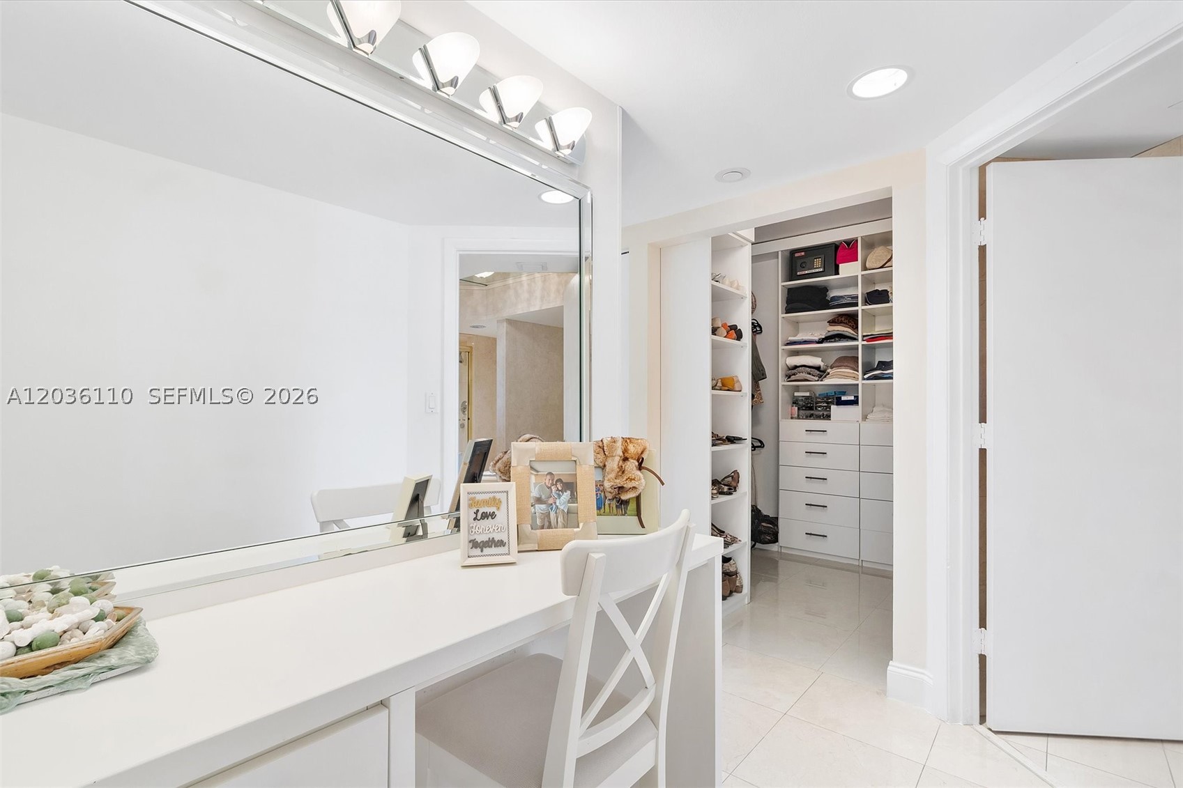 1000 W Island Blvd #2307, Aventura FL 33160
