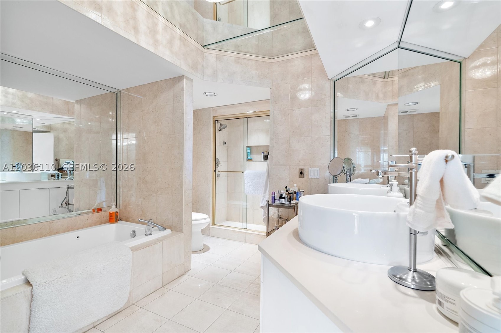 1000 W Island Blvd #2307, Aventura FL 33160