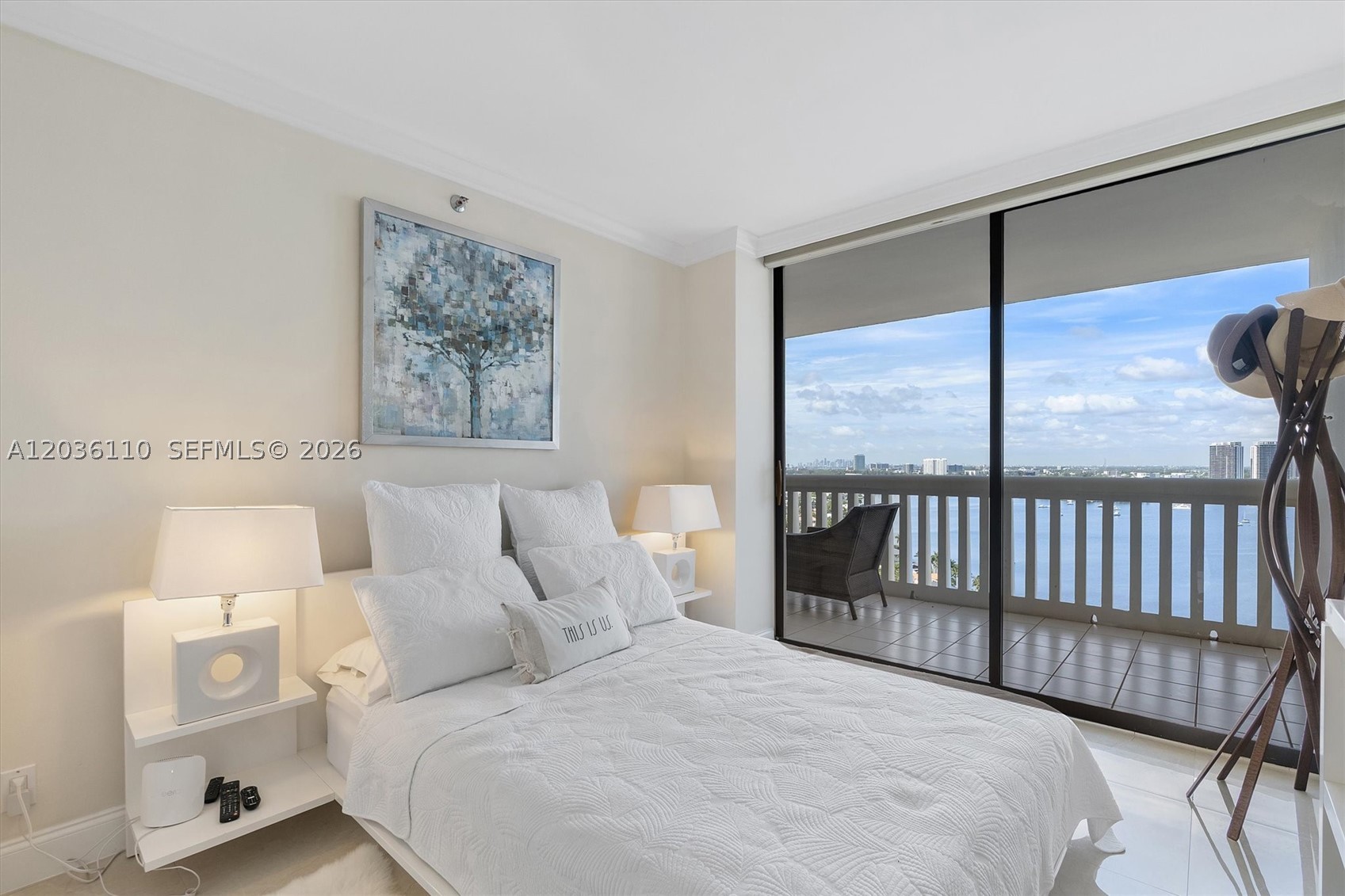 1000 W Island Blvd #2307, Aventura FL 33160