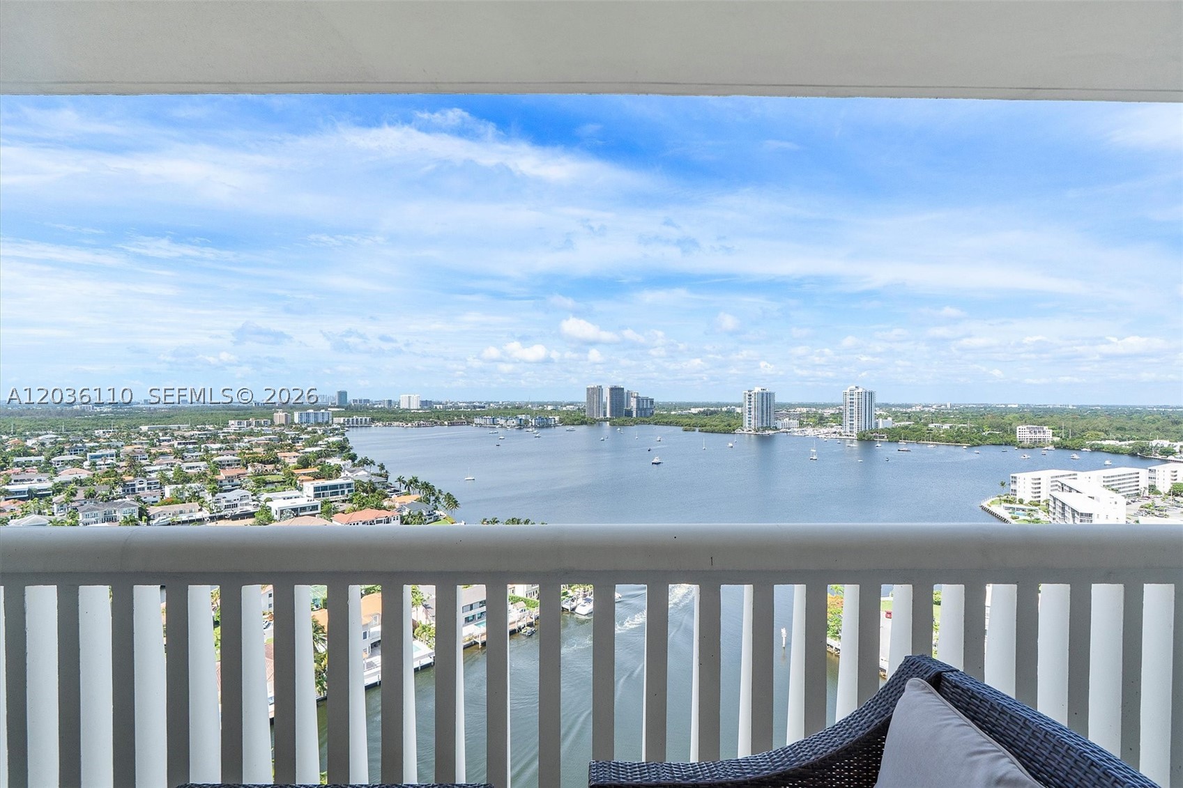 1000 W Island Blvd #2307, Aventura FL 33160