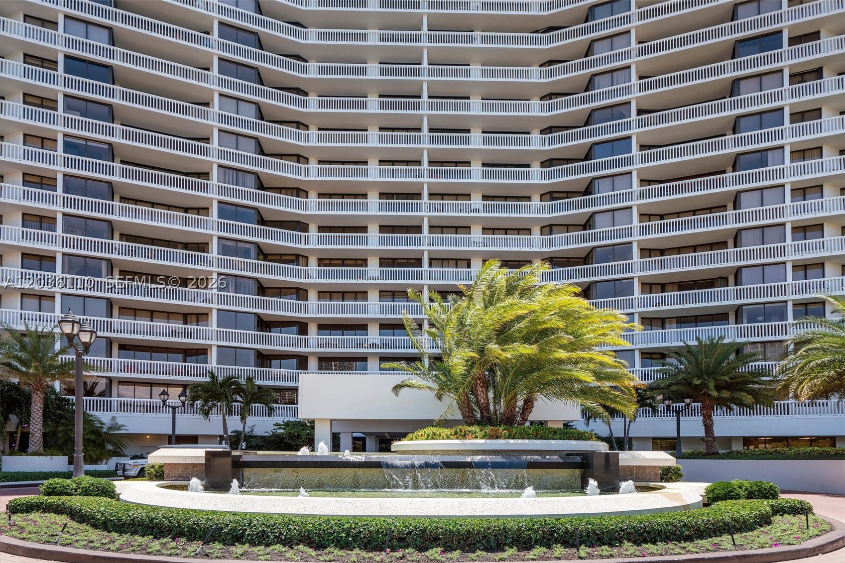 1000 W Island Blvd #2307, Aventura FL 33160