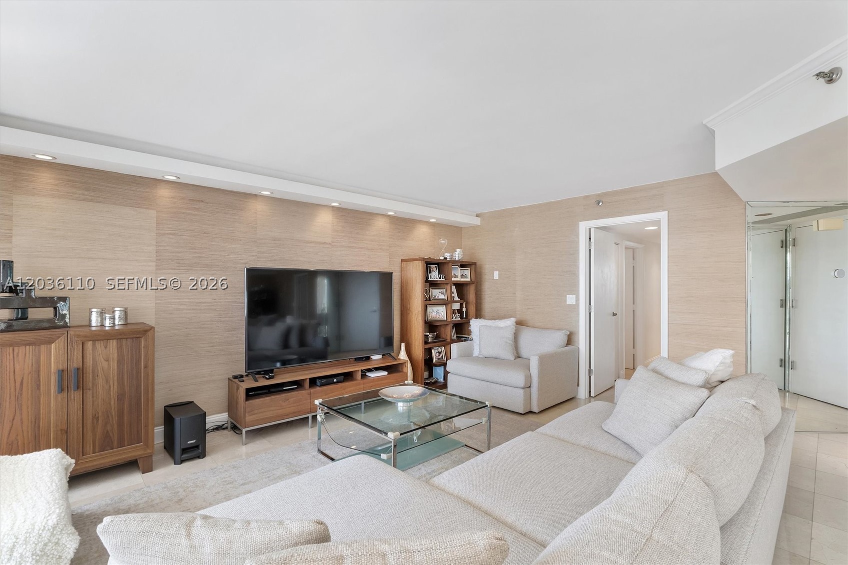 1000 W Island Blvd #2307, Aventura FL 33160