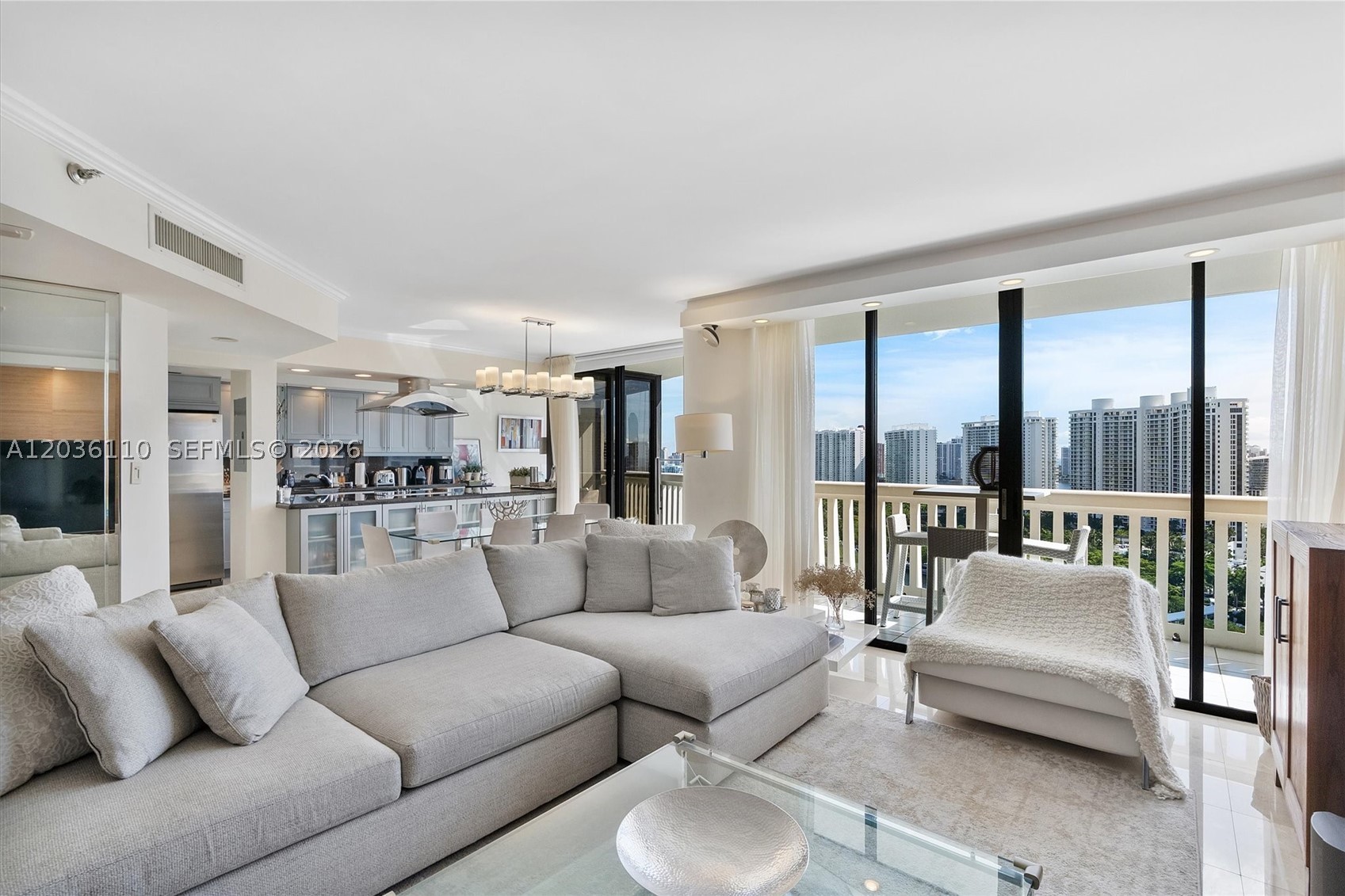 1000 W Island Blvd #2307, Aventura FL 33160