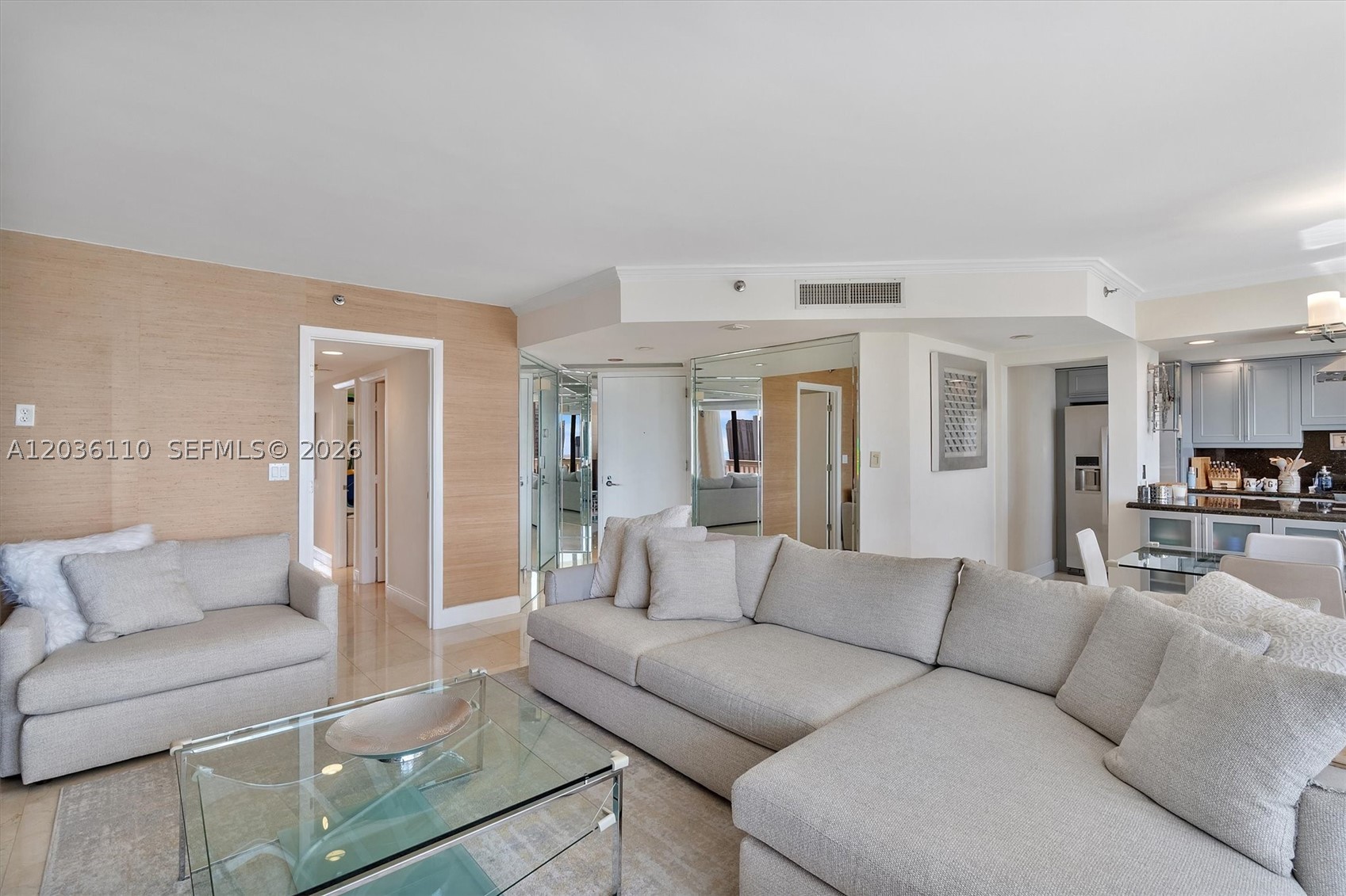 1000 W Island Blvd #2307, Aventura FL 33160
