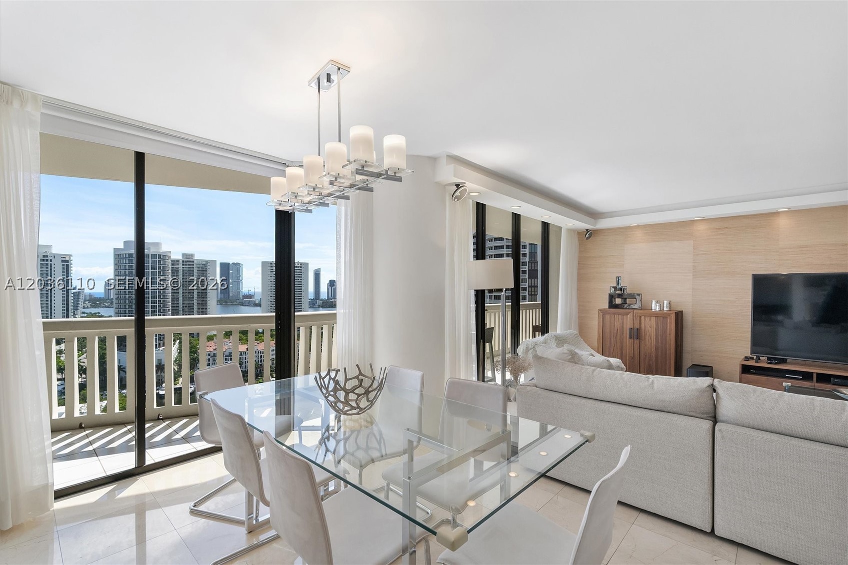1000 W Island Blvd #2307, Aventura FL 33160