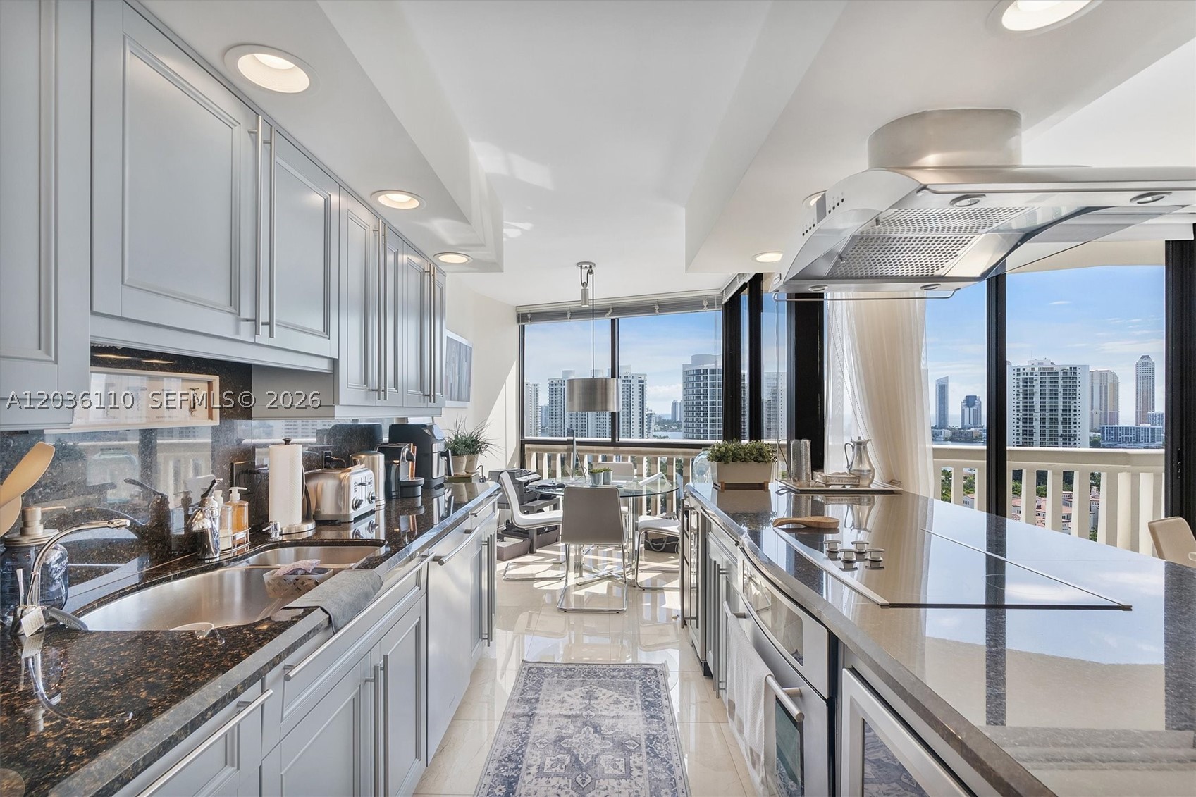 1000 W Island Blvd #2307, Aventura FL 33160