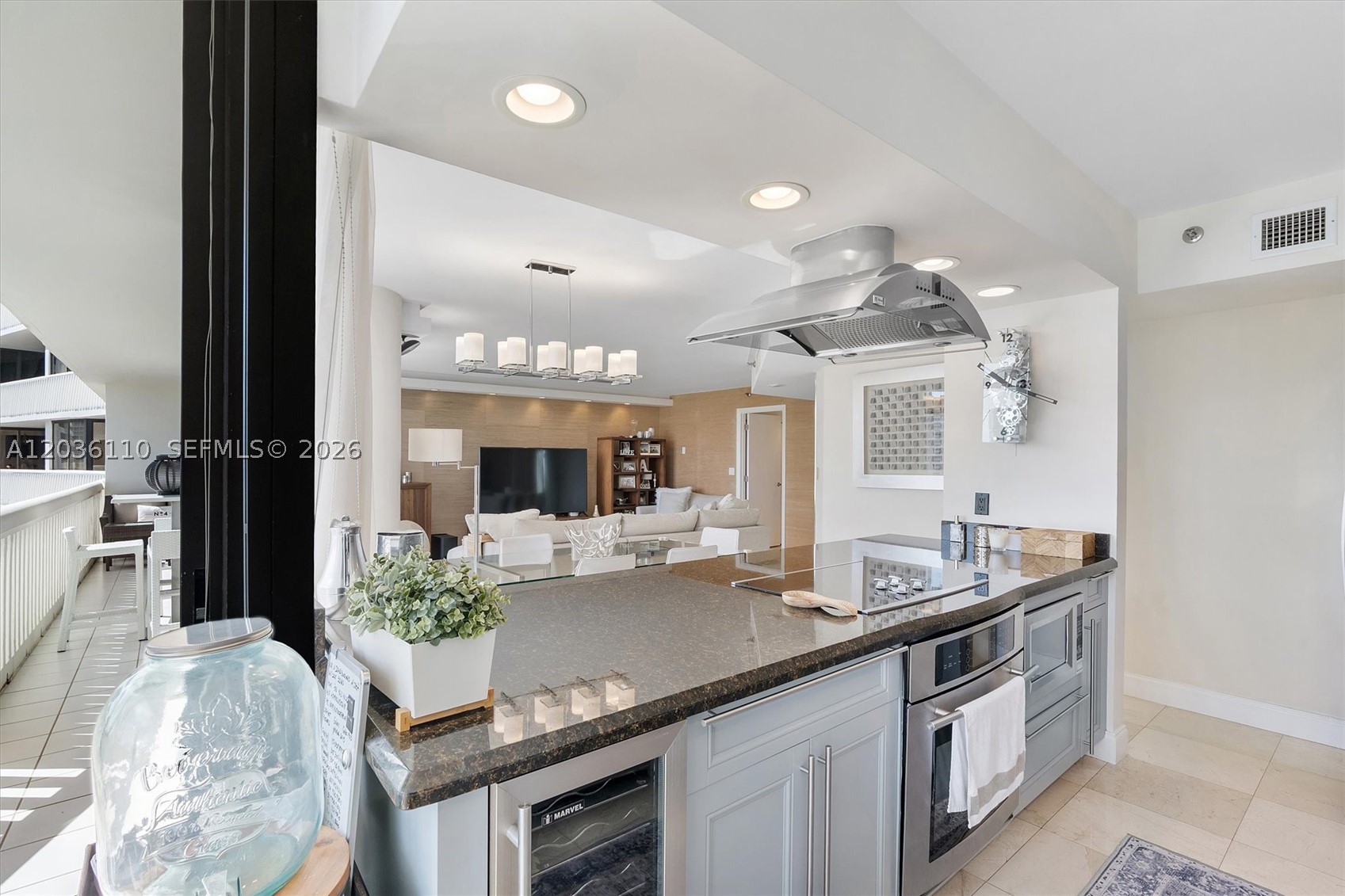 1000 W Island Blvd #2307, Aventura FL 33160