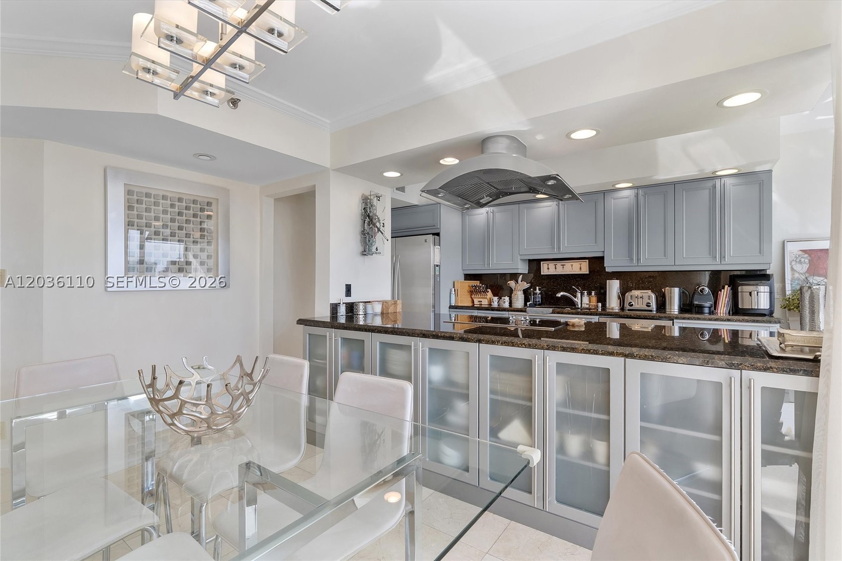 1000 W Island Blvd #2307, Aventura FL 33160