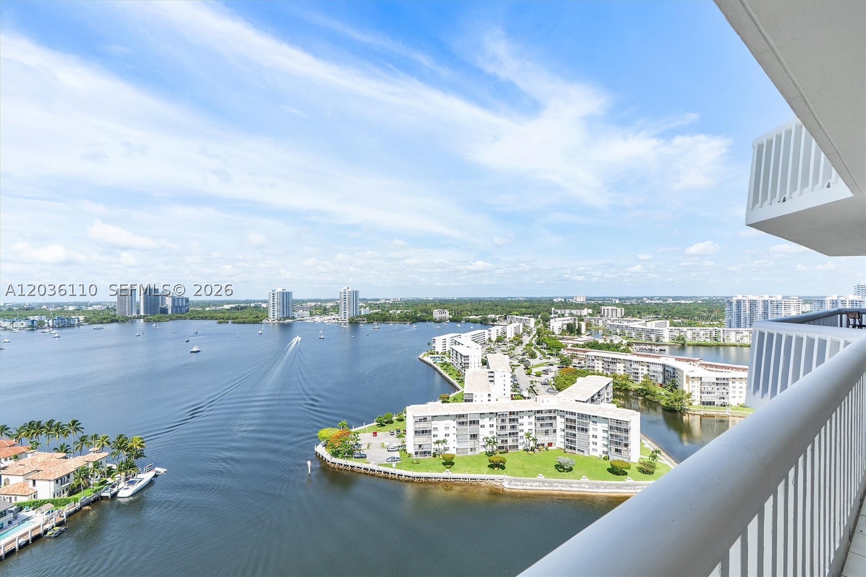 1000 W Island Blvd #2307, Aventura FL 33160