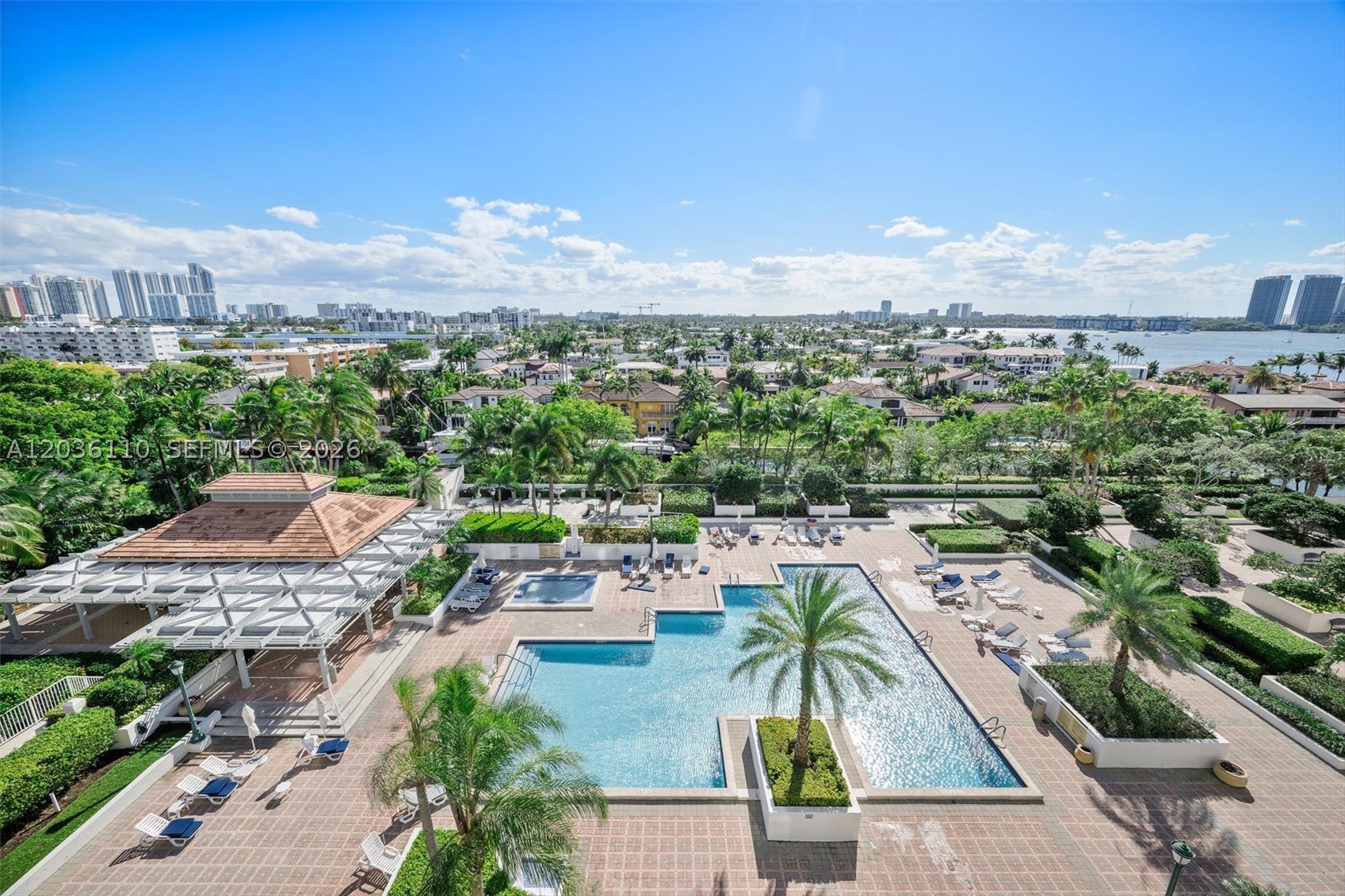 1000 W Island Blvd #2307, Aventura FL 33160