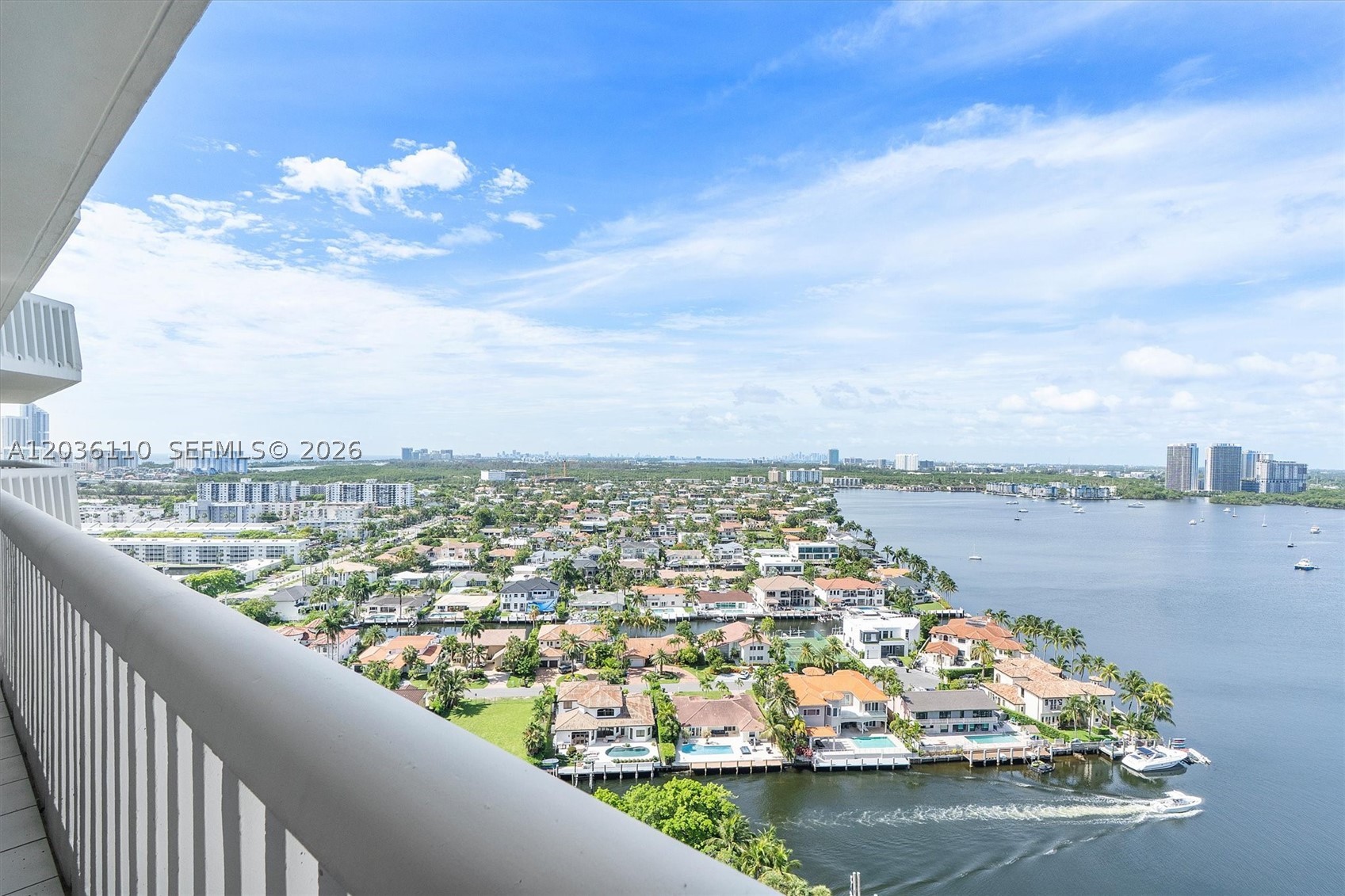 1000 W Island Blvd #2307, Aventura FL 33160