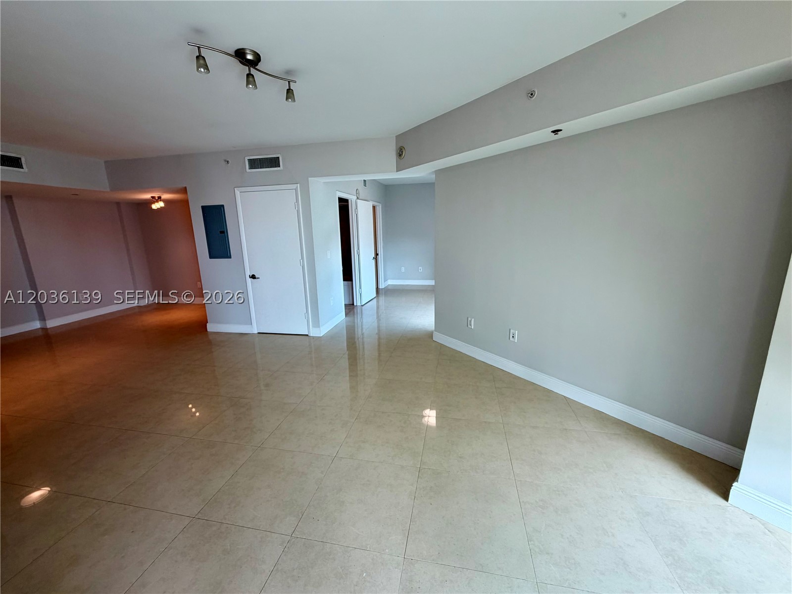 350 S Miami Ave #3507, Miami FL 33130