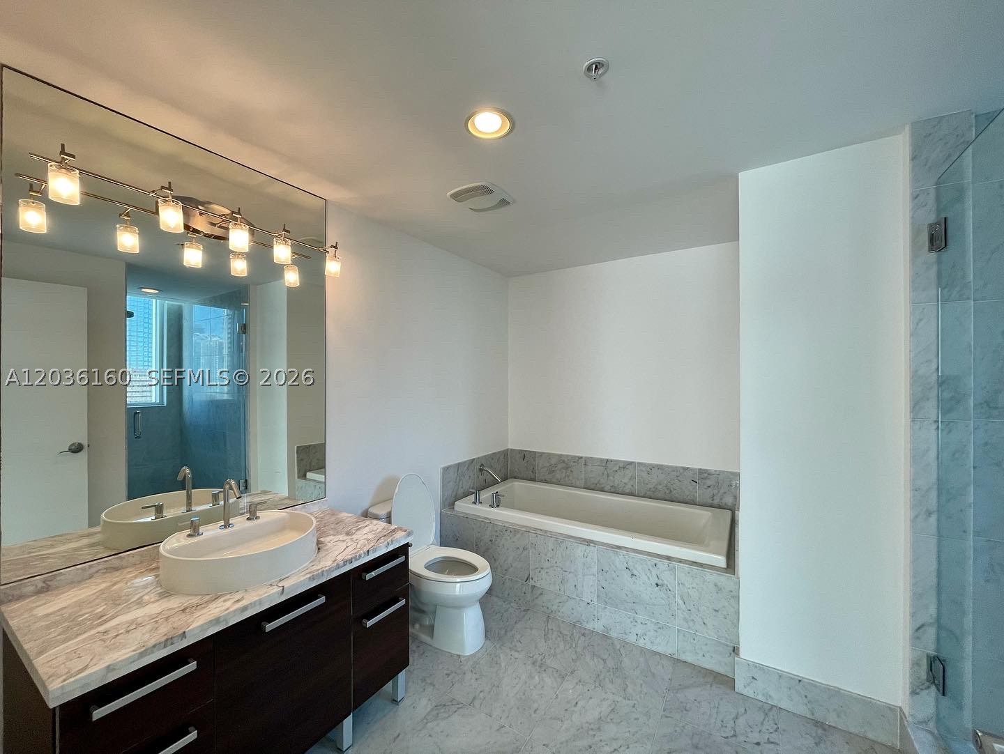 253 NE 2nd St #2108, Miami FL 33132