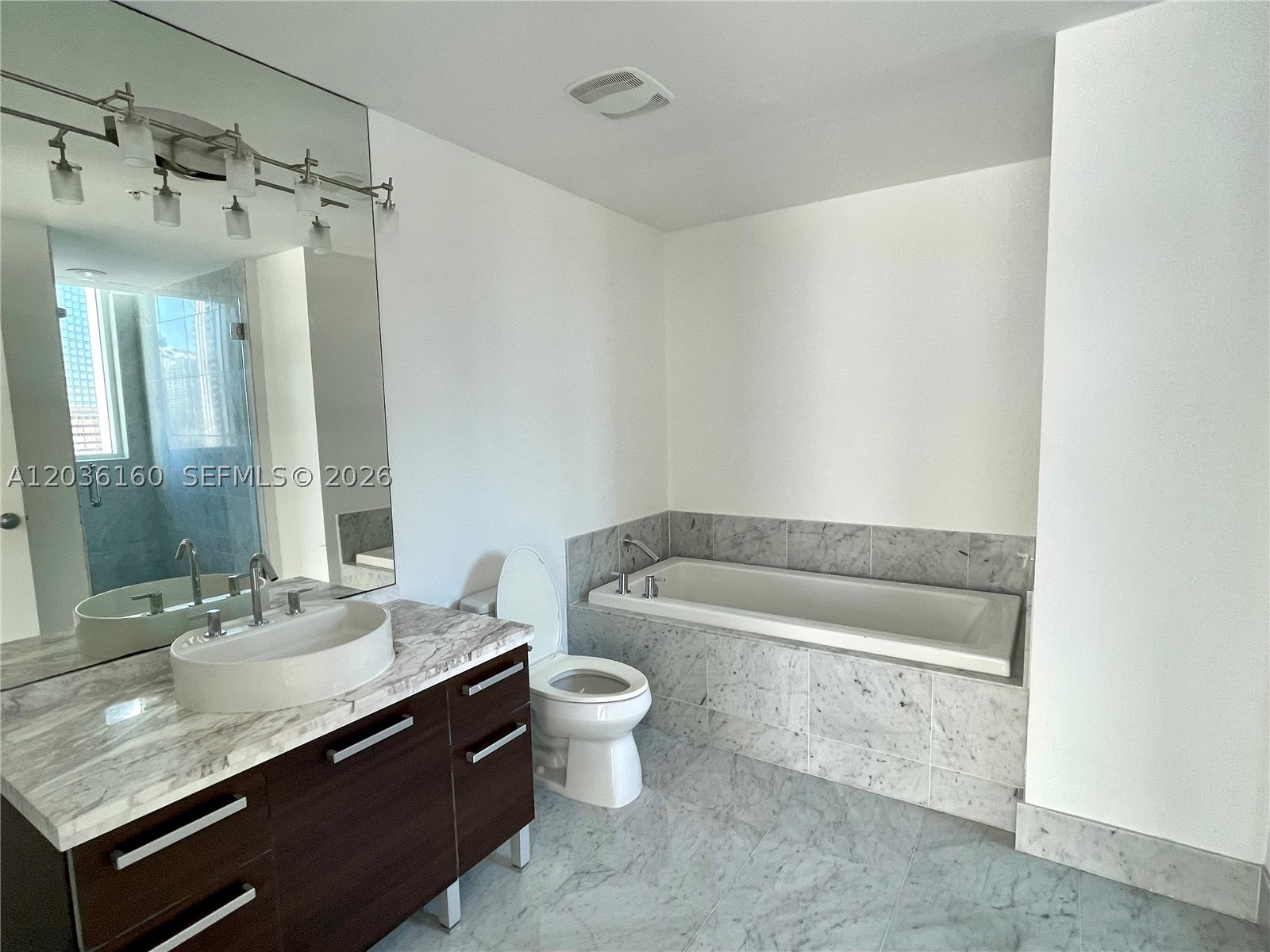 253 NE 2nd St #2108, Miami FL 33132