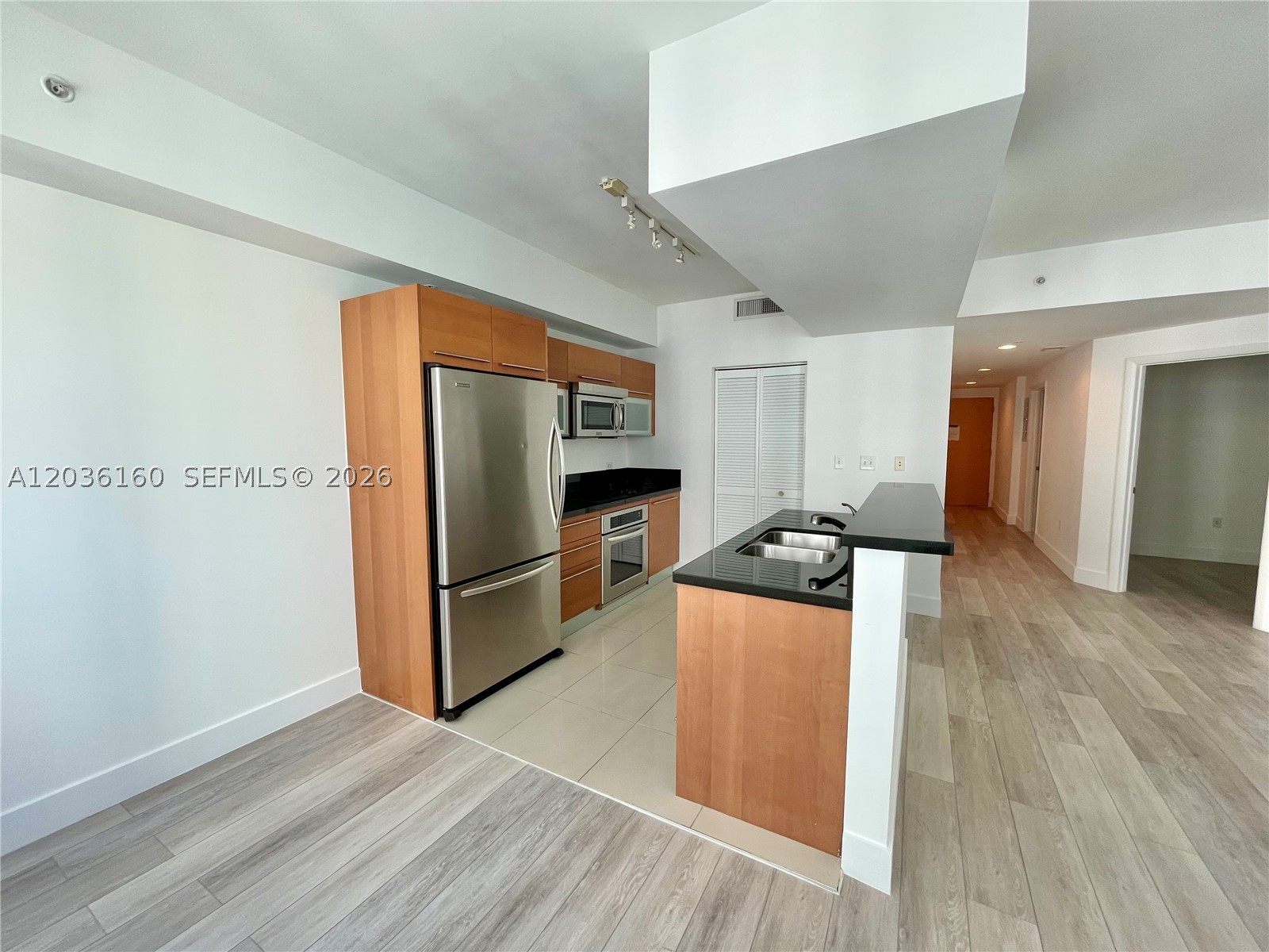 253 NE 2nd St #2108, Miami FL 33132