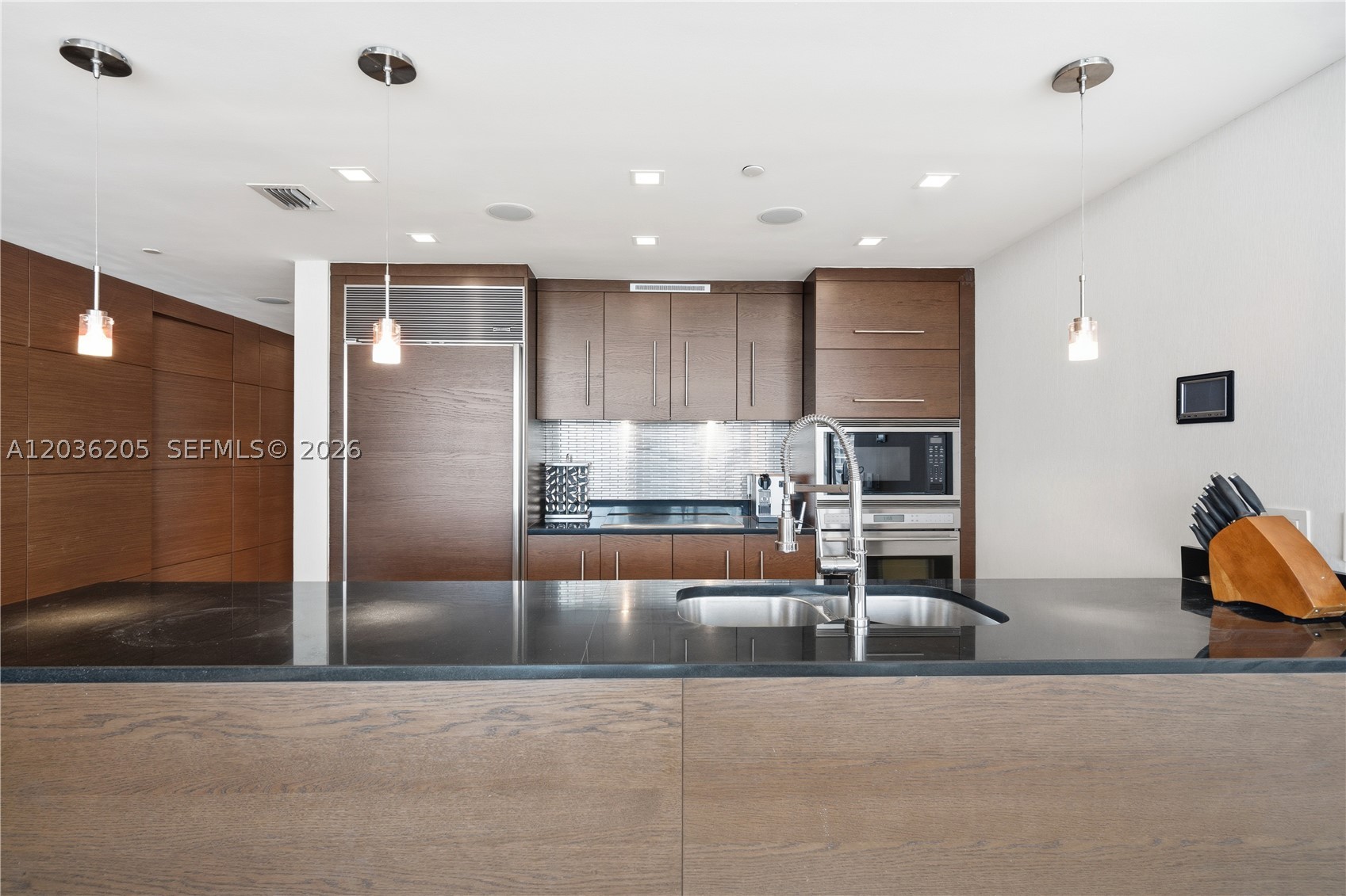 465 Brickell Ave #2101, Miami FL 33131