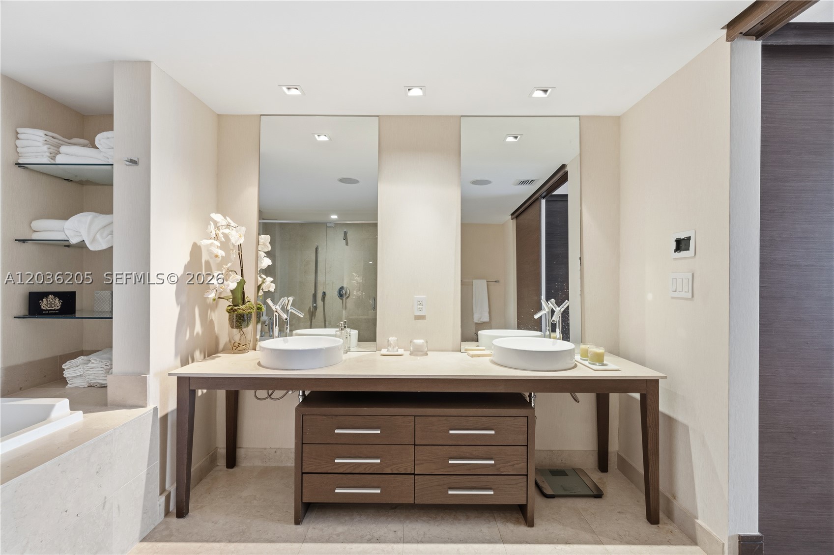 465 Brickell Ave #2101, Miami FL 33131