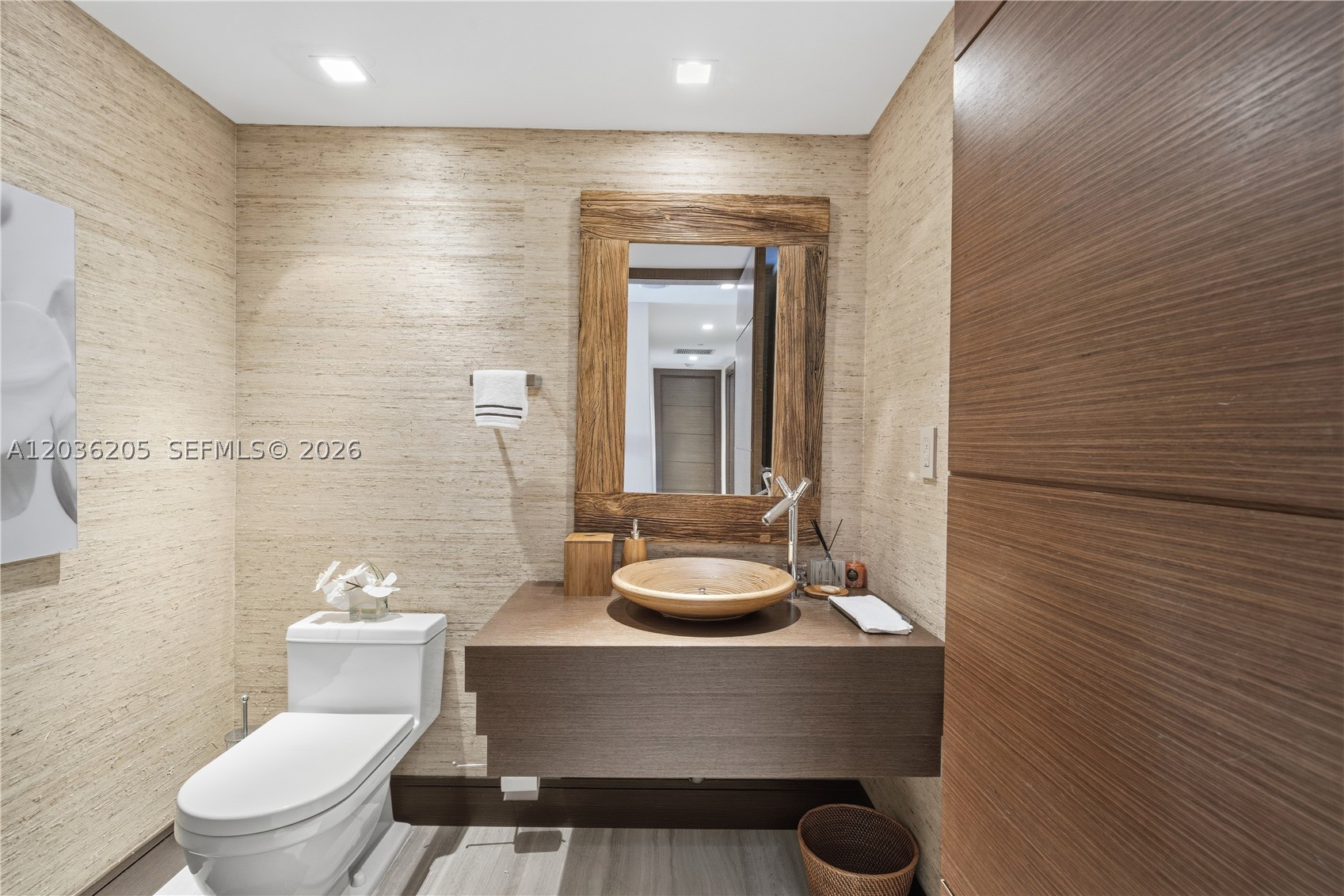 465 Brickell Ave #2101, Miami FL 33131