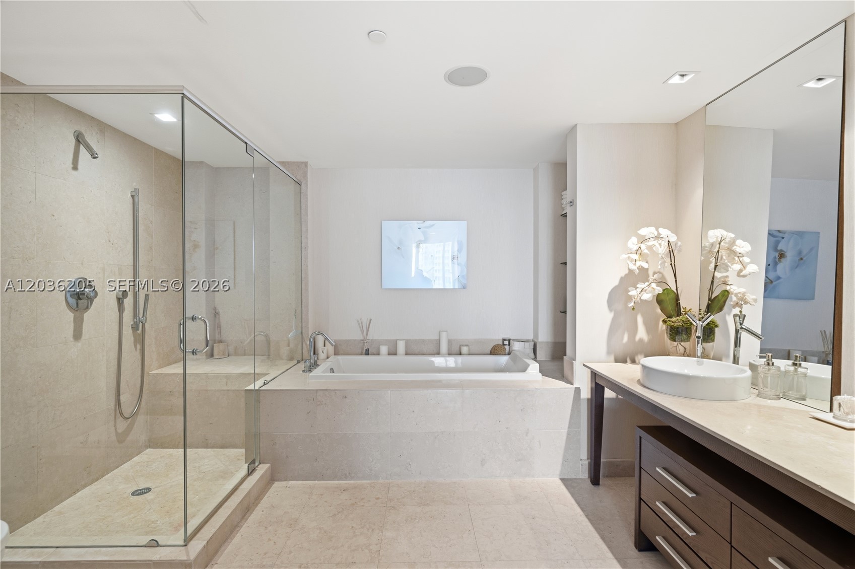 465 Brickell Ave #2101, Miami FL 33131