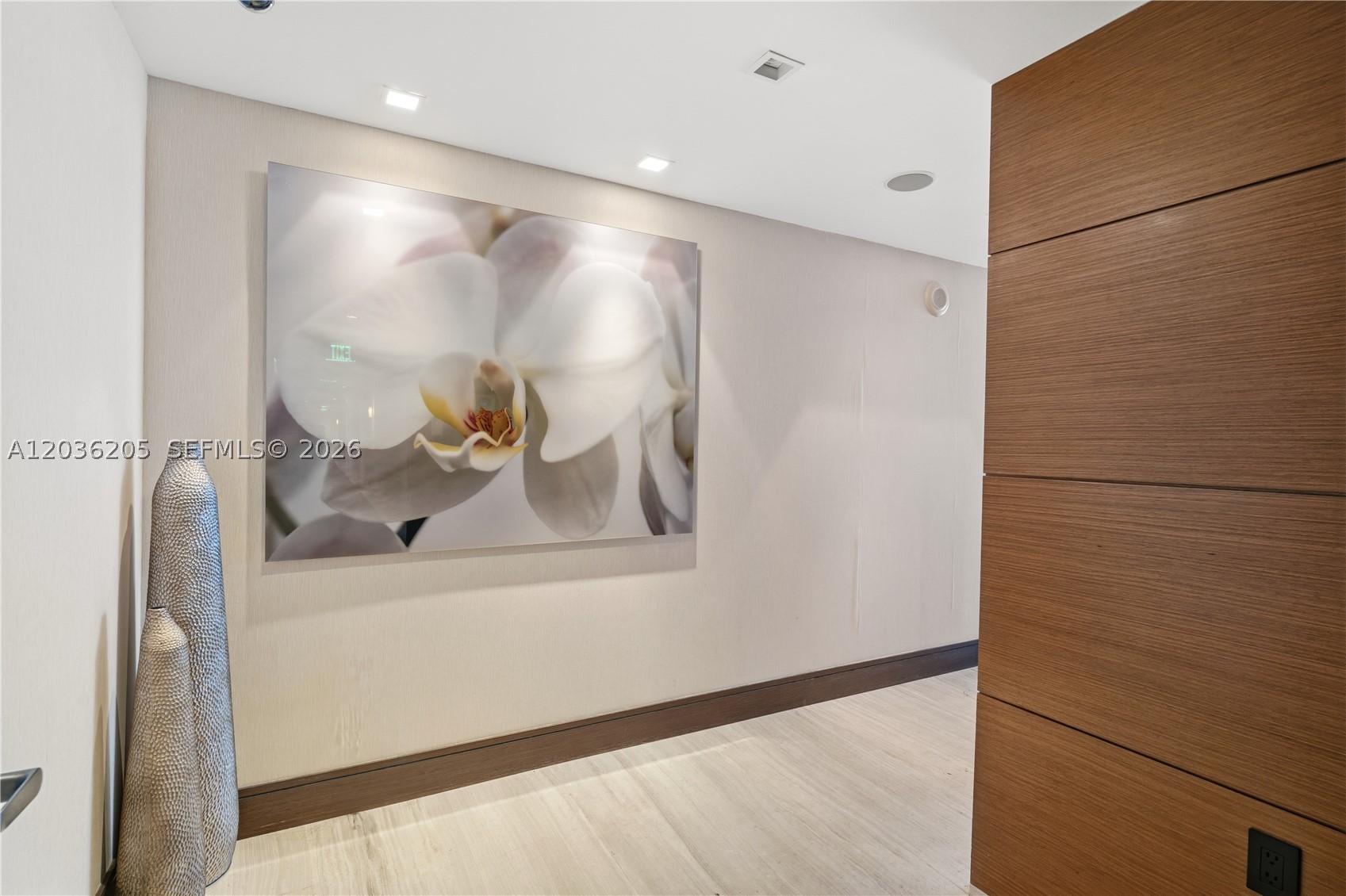 465 Brickell Ave #2101, Miami FL 33131