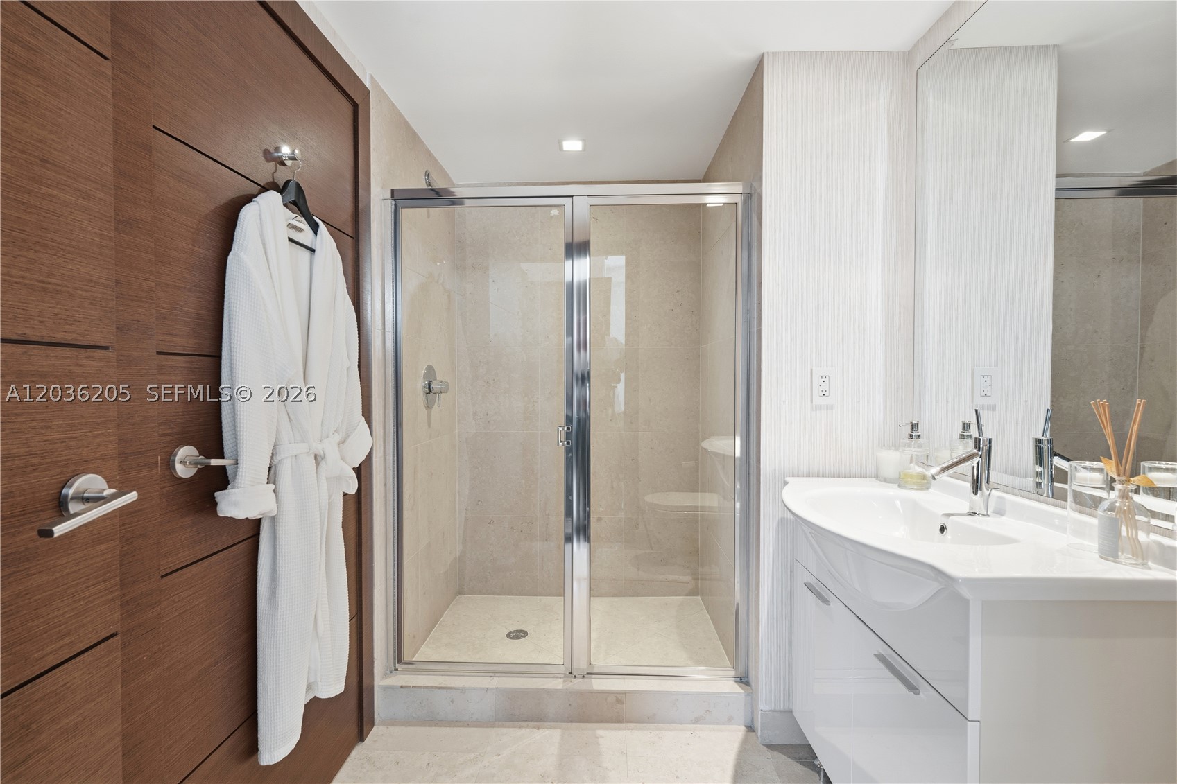 465 Brickell Ave #2101, Miami FL 33131