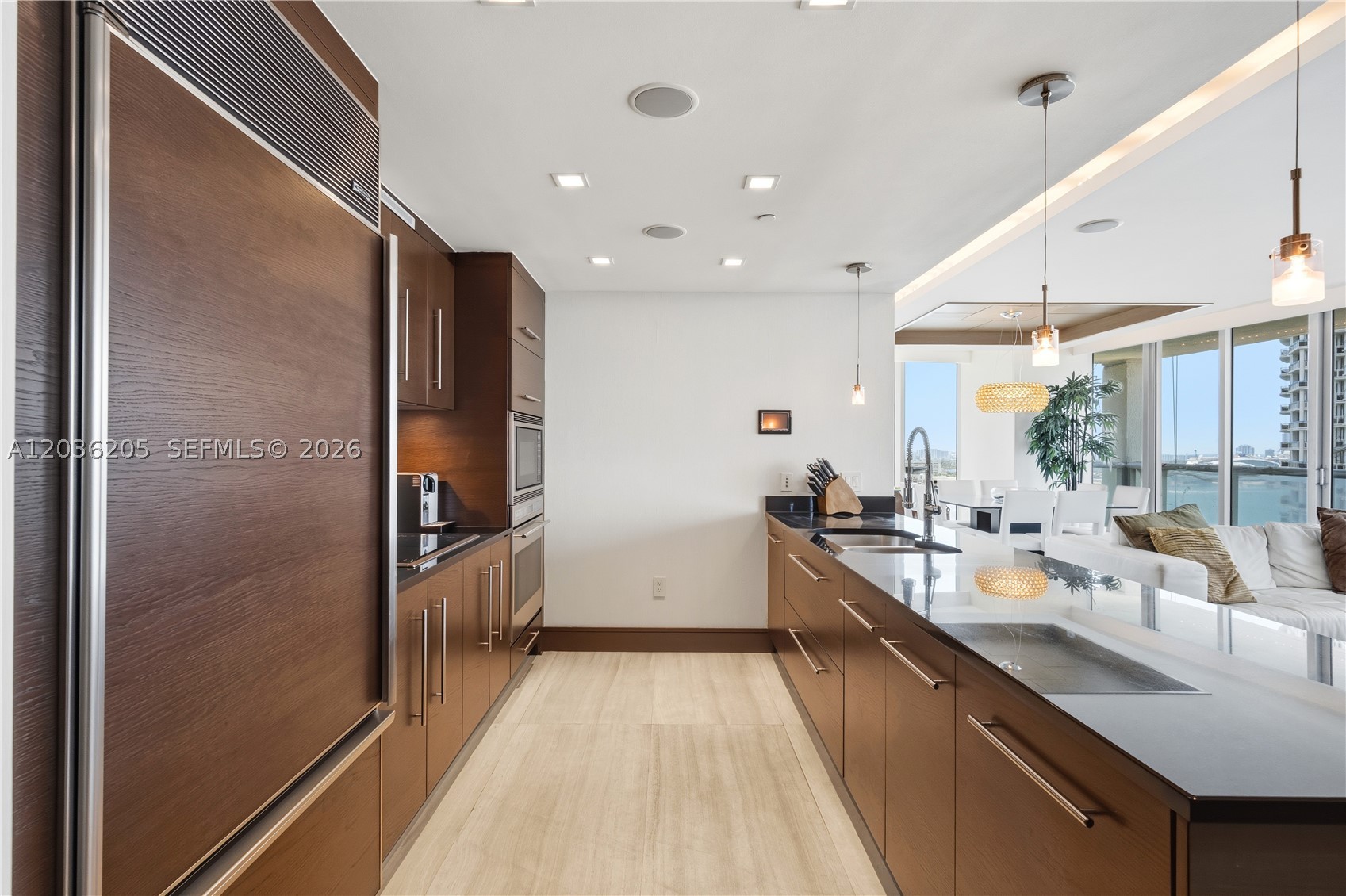 465 Brickell Ave #2101, Miami FL 33131