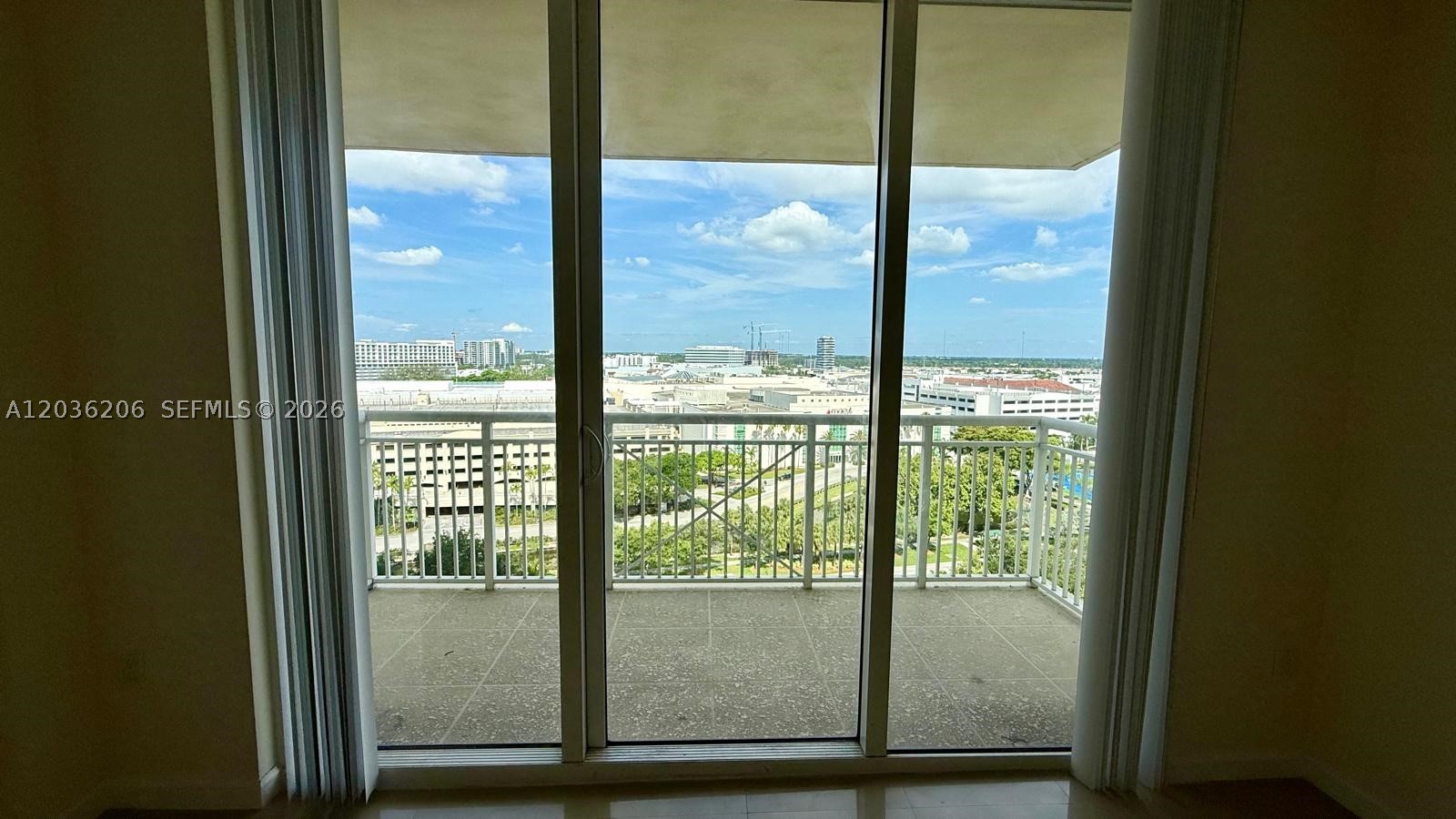 19501 W Country Club Dr #1212, Aventura FL 33180
