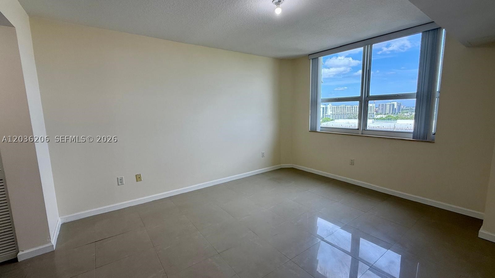 19501 W Country Club Dr #1212, Aventura FL 33180