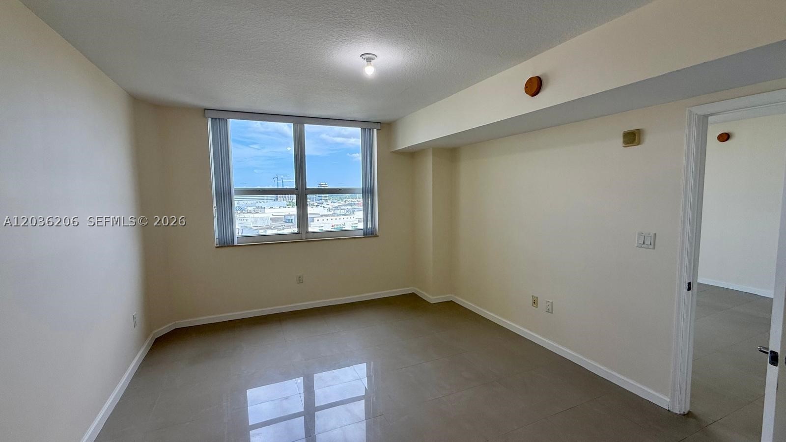 19501 W Country Club Dr #1212, Aventura FL 33180