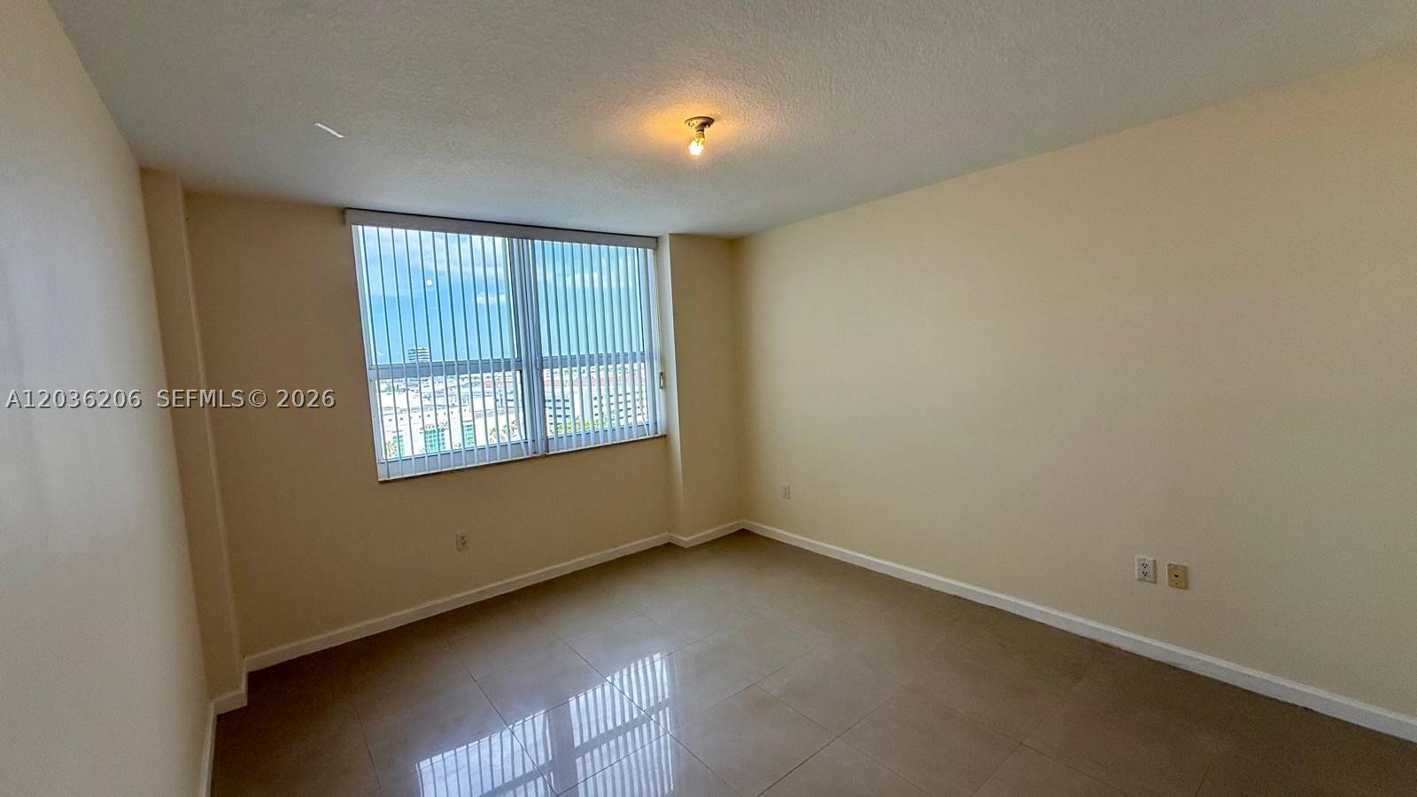 19501 W Country Club Dr #1212, Aventura FL 33180